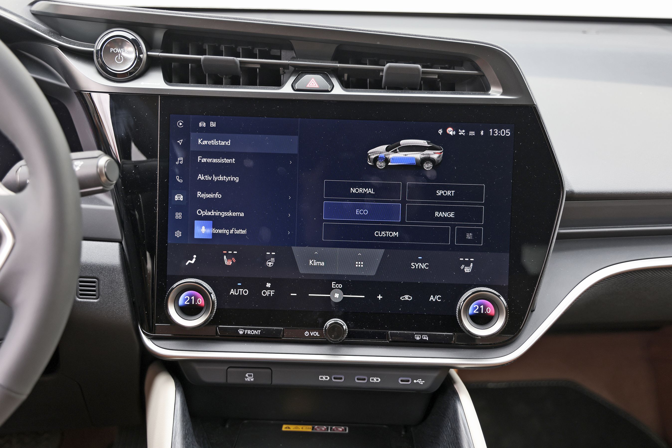 Skærm der viser opsætning af køreprogrammer i en Lexus RZ