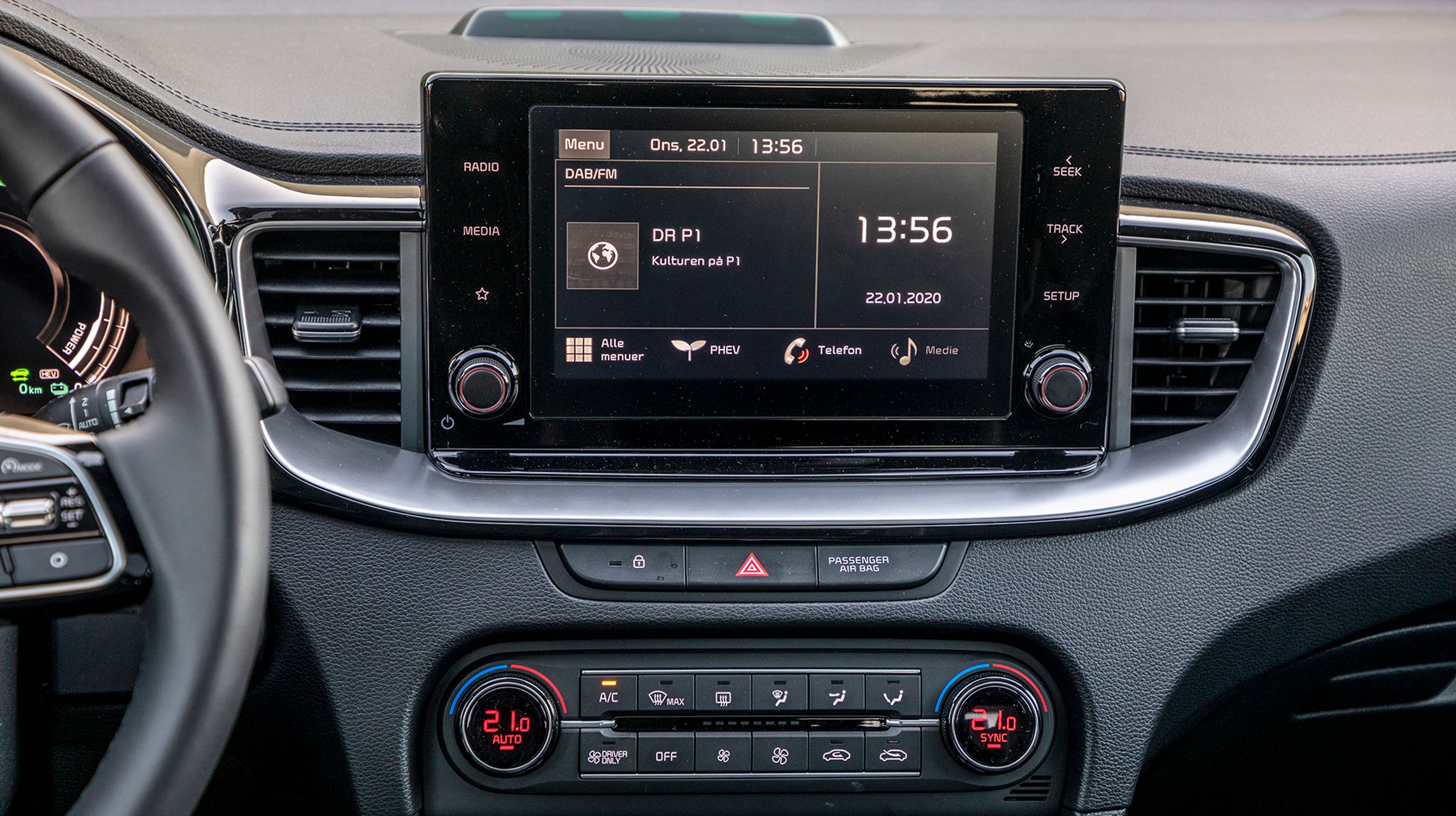 Skærmen, der kan vise navigationsanlæg mm. fås også i en 12,3 tommer udgave.