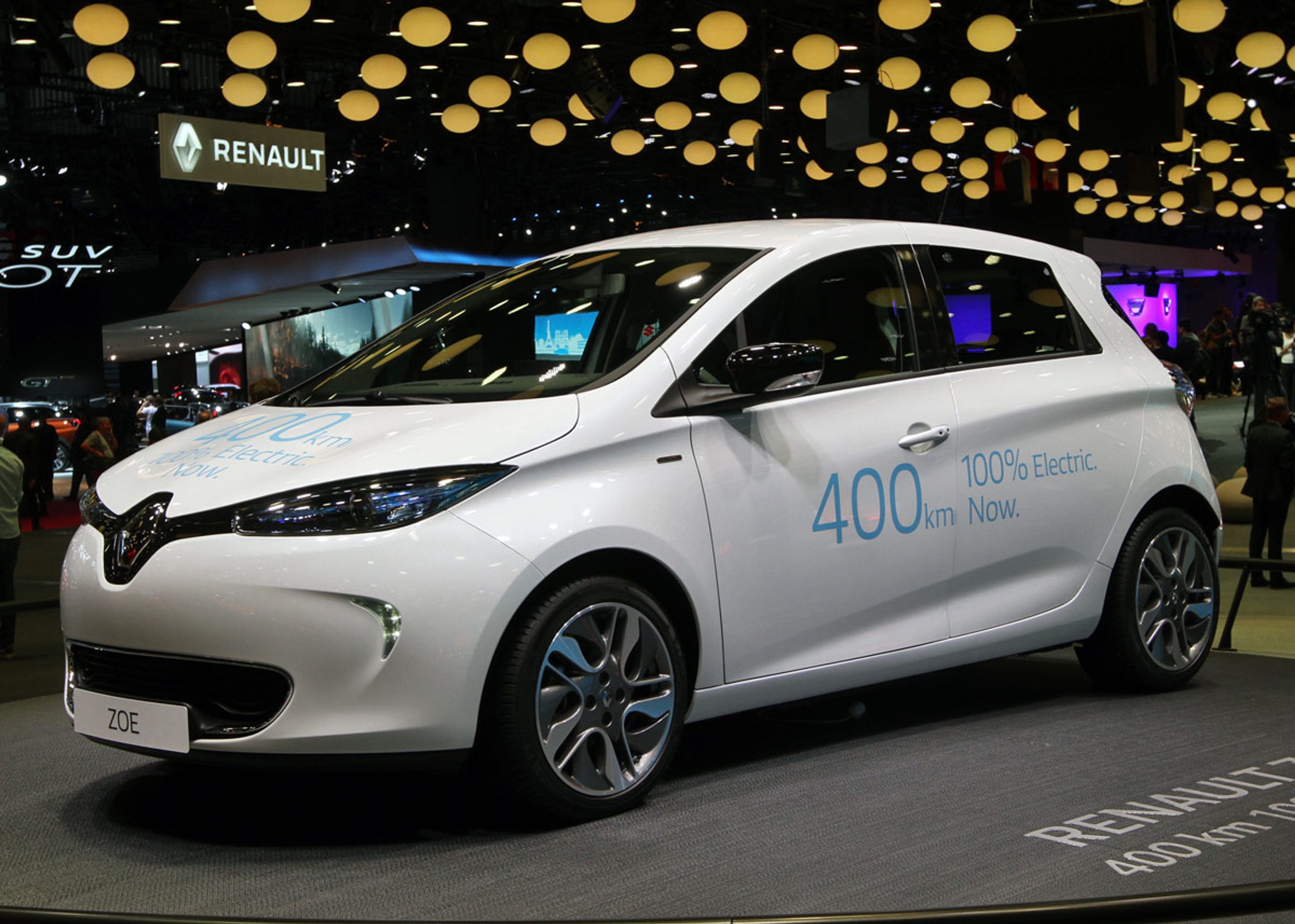 Den nye version med 400 km's rækkevidde kan leveres omkring nytår. Den gamle udgave med 'lille' batteri fortsætter i programmet. Fotos: Torben Arent