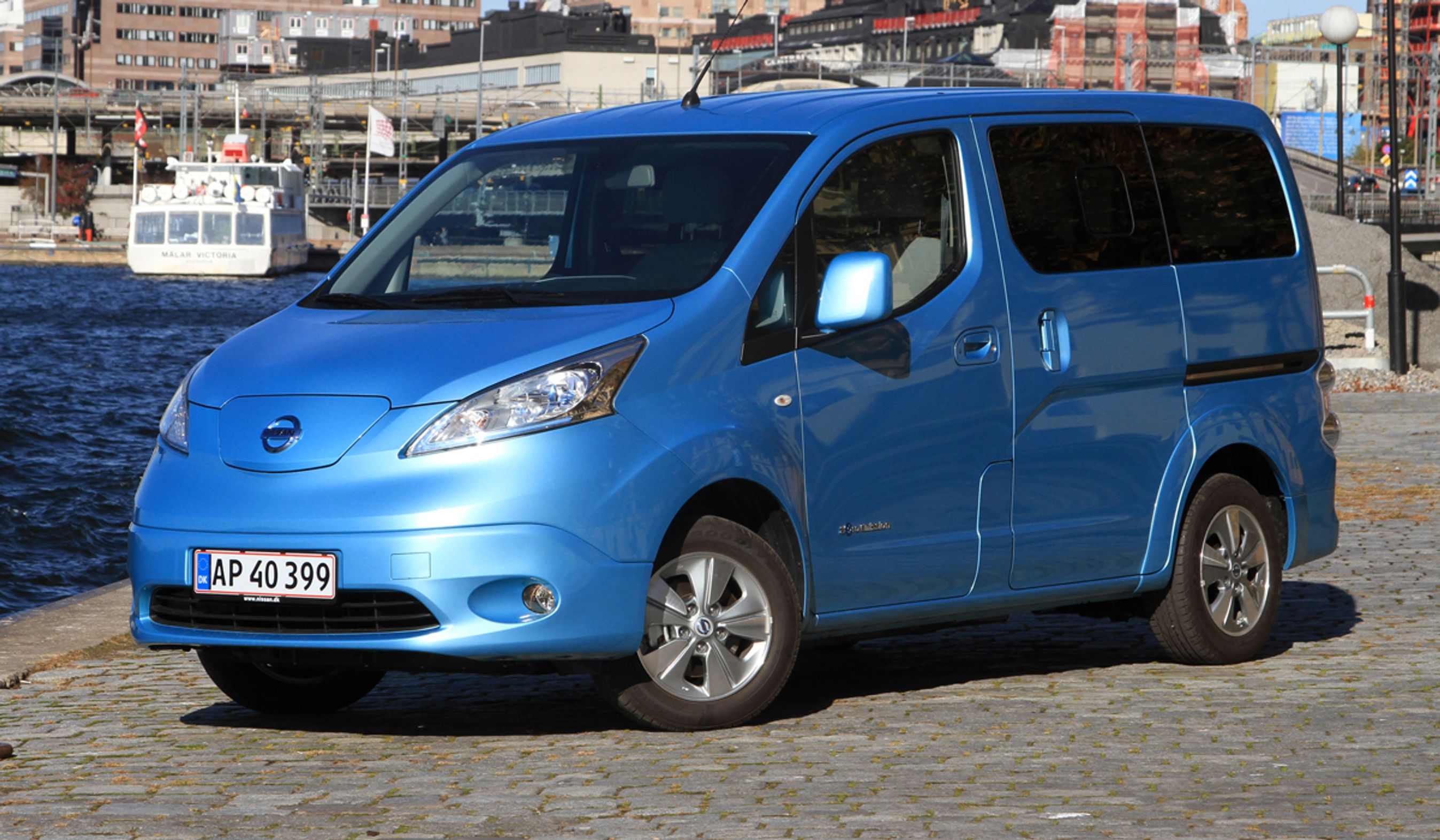 400 e-NV200 kommer nu som udlejningsbiler. Tre fjerdedele er som minibusser, de resterende som varevogne.