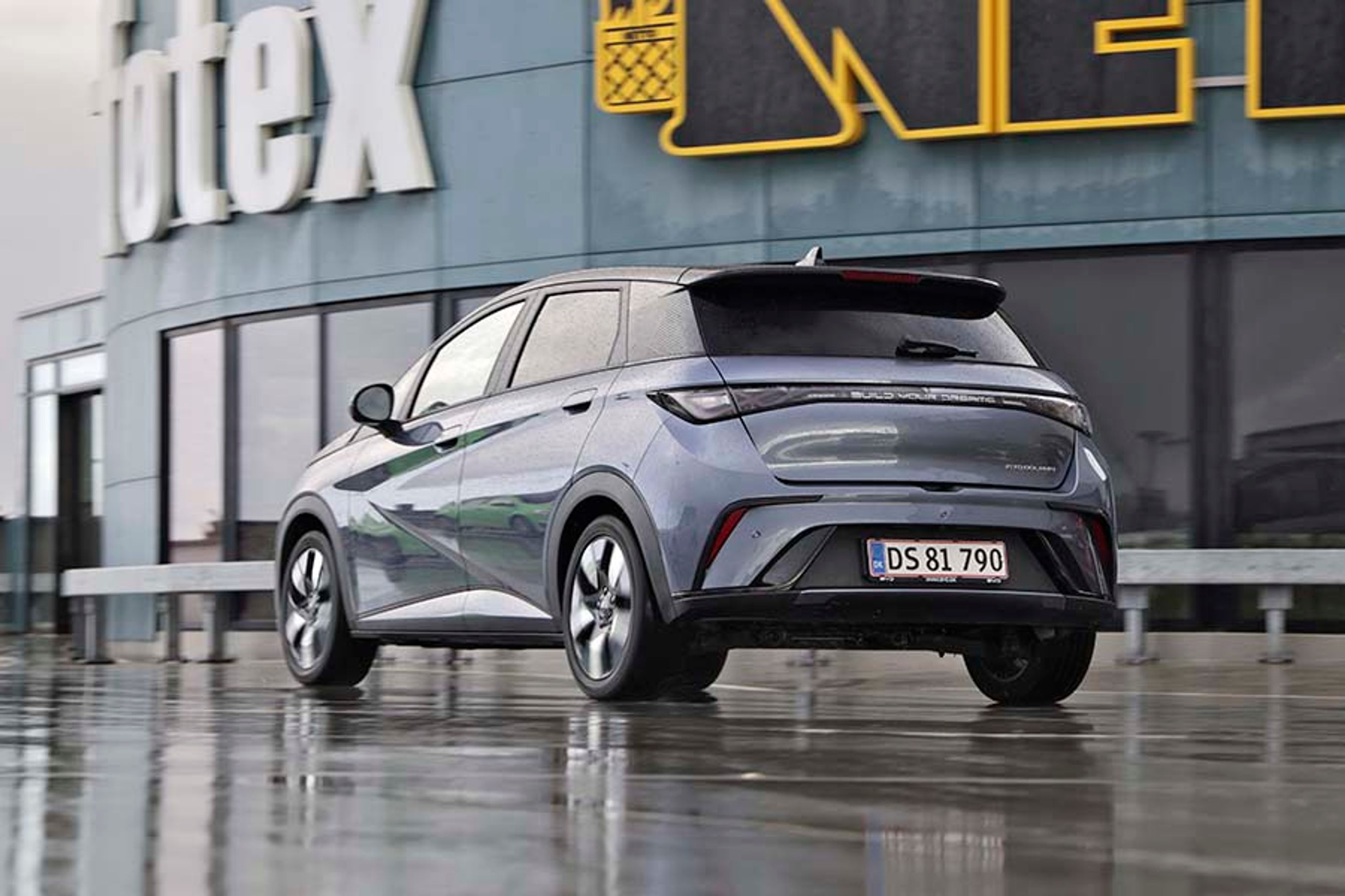 BYD Dolphin set bagfra.