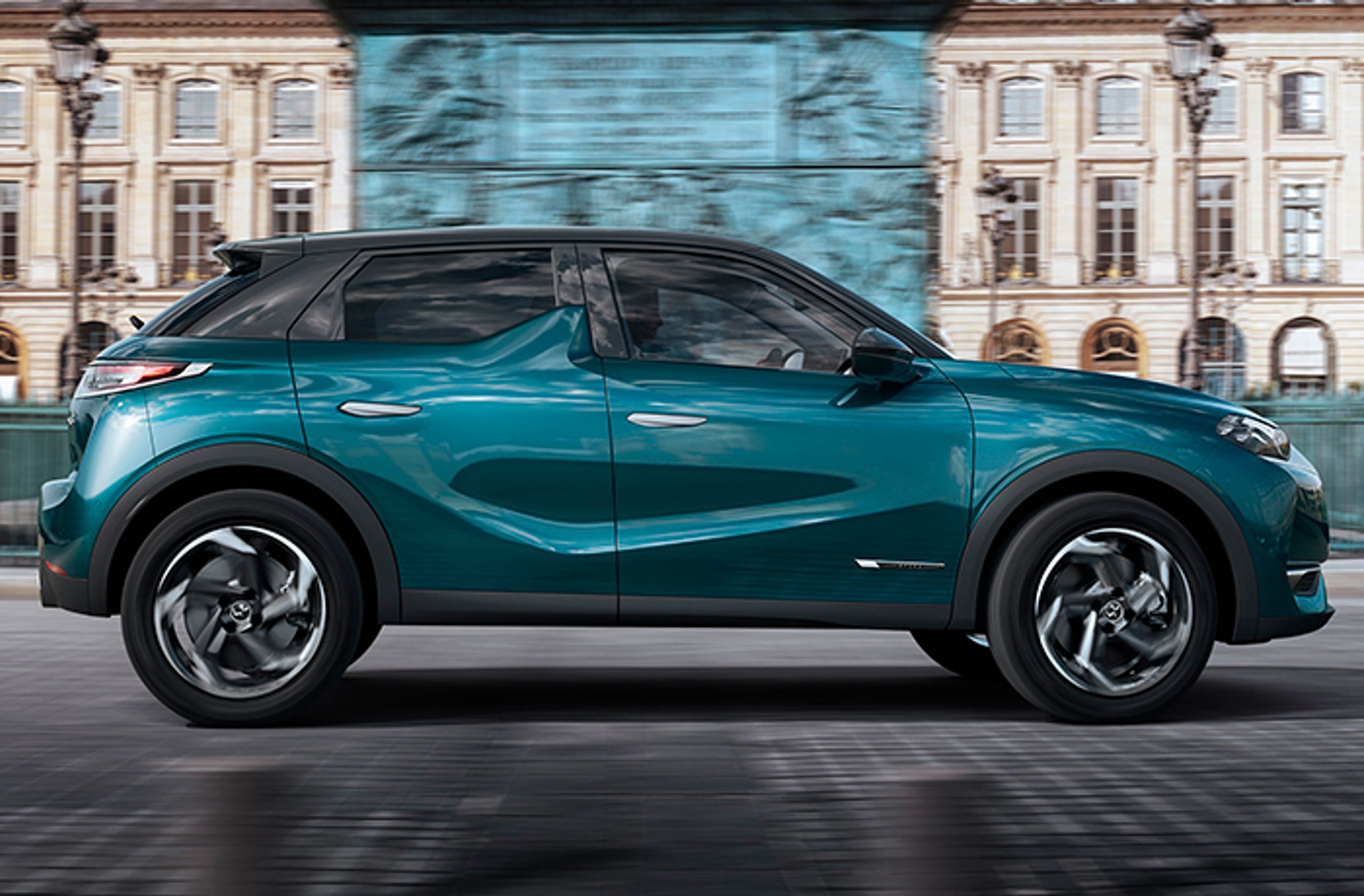 DS 3 Crossback set fra siden