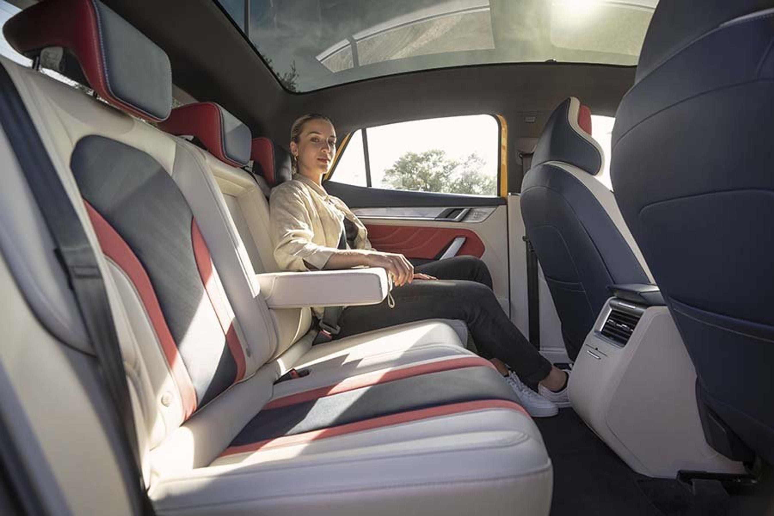 Der er god plads på bagsædet af Aiways U6