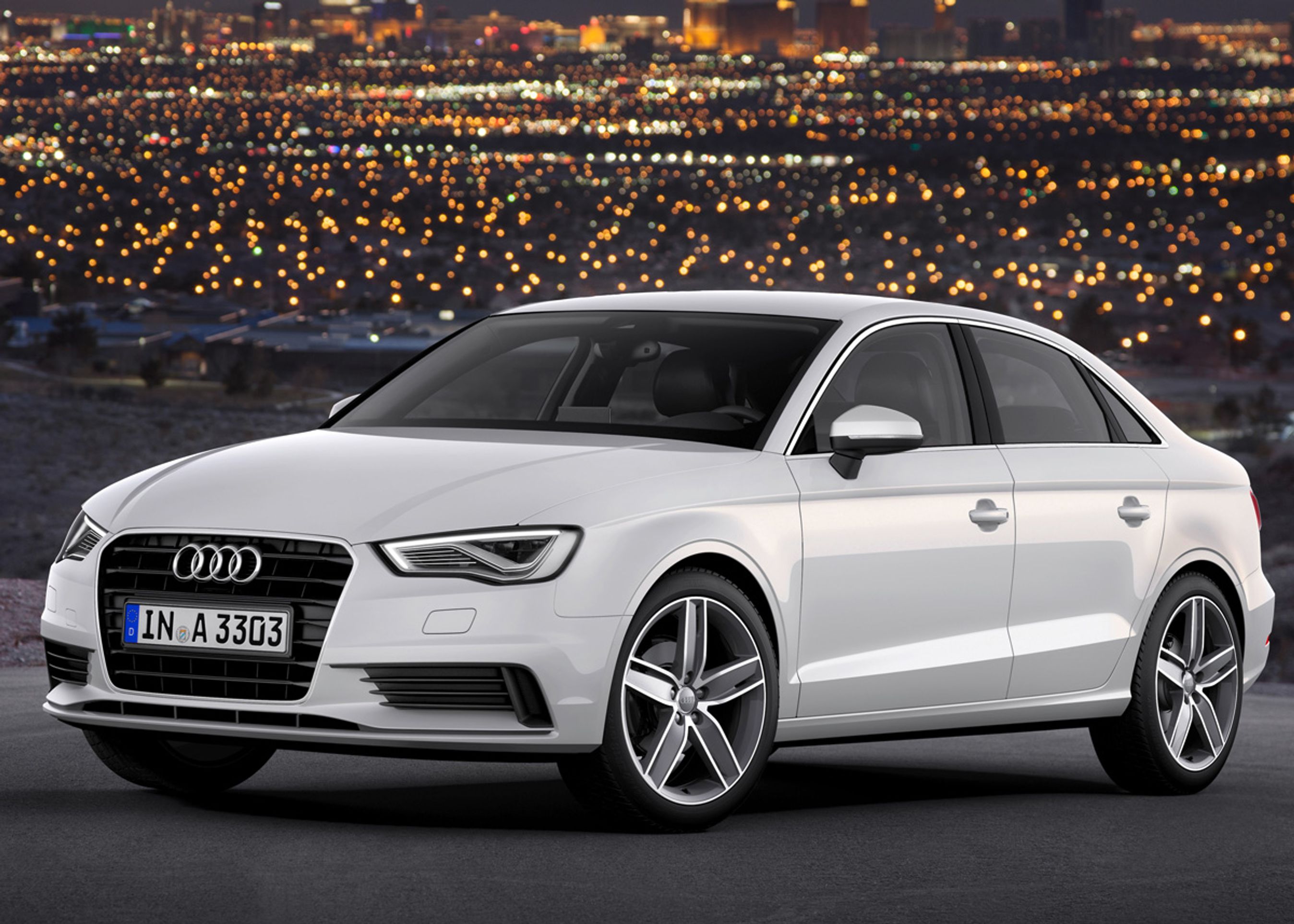 Audi A3 Limousine er 4,46 meter lang - 15 cm mere end den femdørs Sportback. Designet er finpudset på en lang række områder, bl.a. grill, sideprofil og hjulskærme.