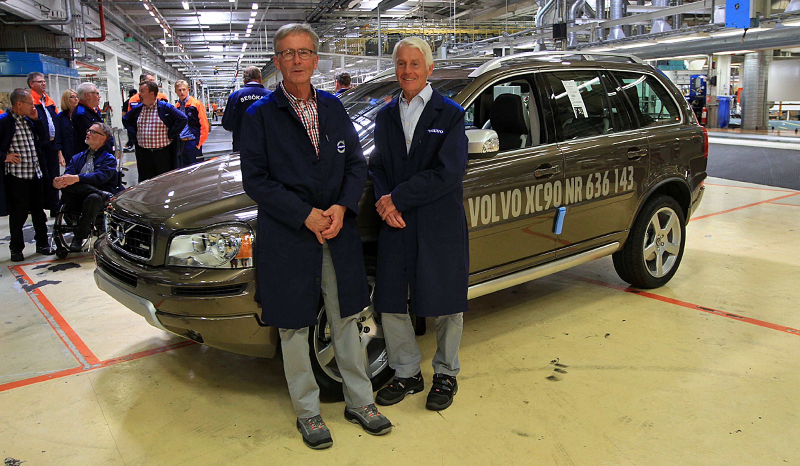 Den sidste Volvo XC90 - med projektleder Hans Wikman og tidligere adm. dir. Hans-Olof Olsson.