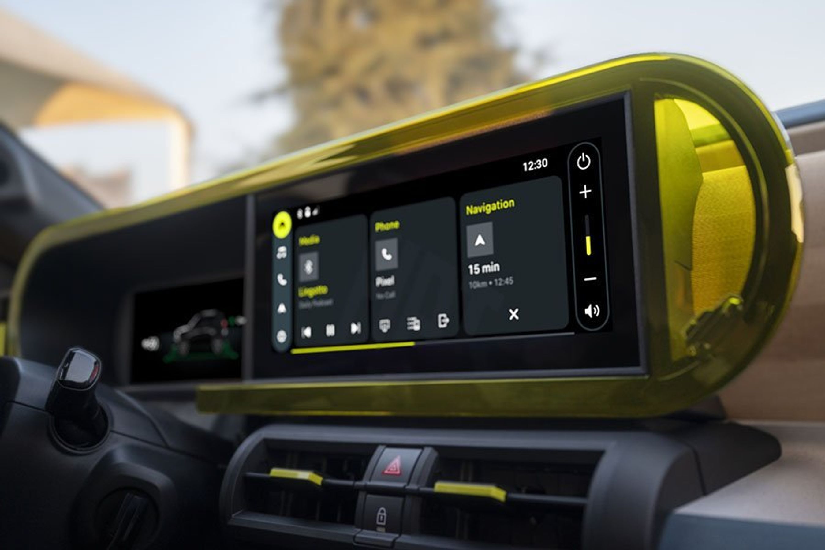 Stor, oval skærm i en Fiat Grande Panda