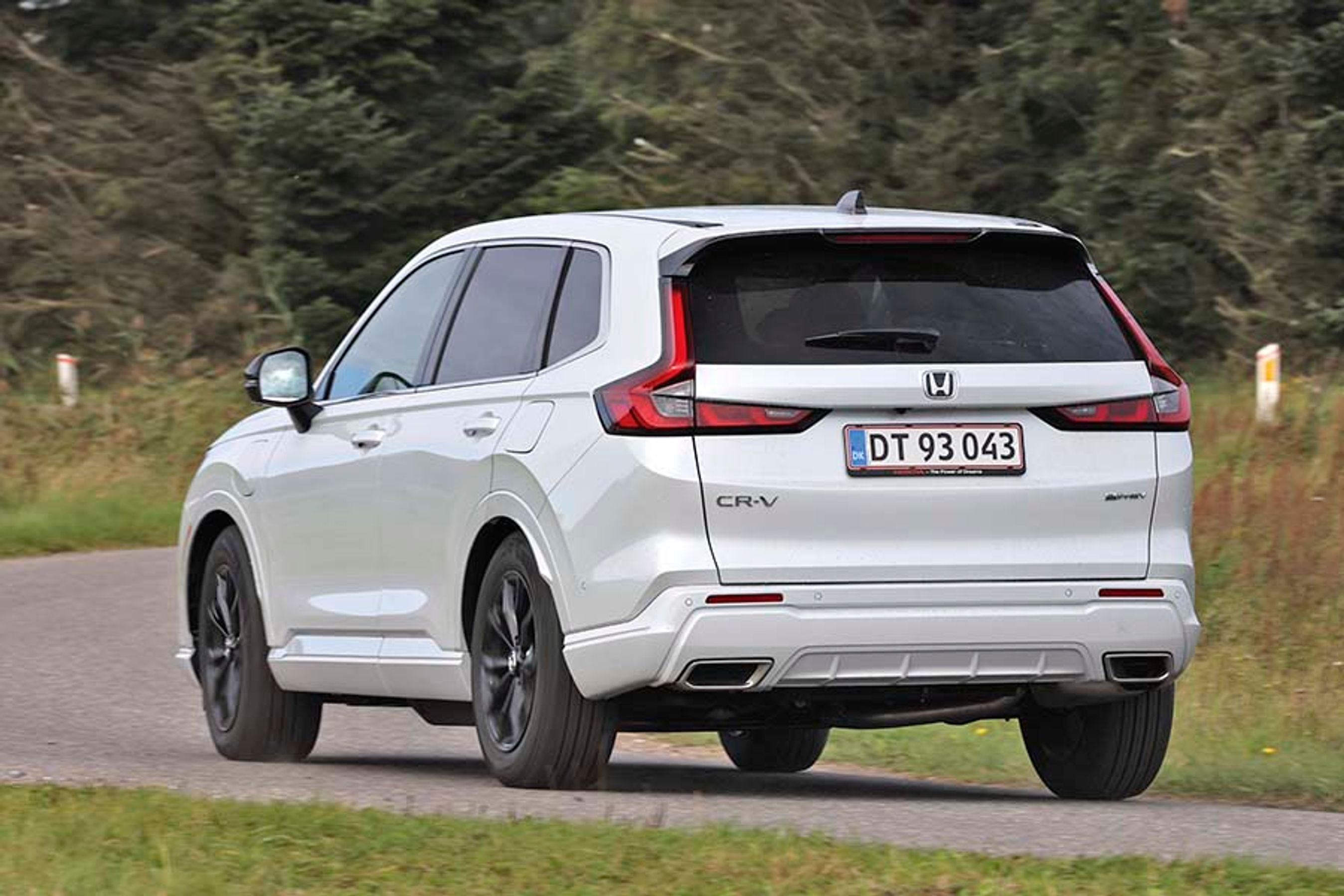 Det er tydeligt, at Honda har skelet til Volvo XC60 i designet, der overalt har mange ligheder – se f.eks. baglygterne.