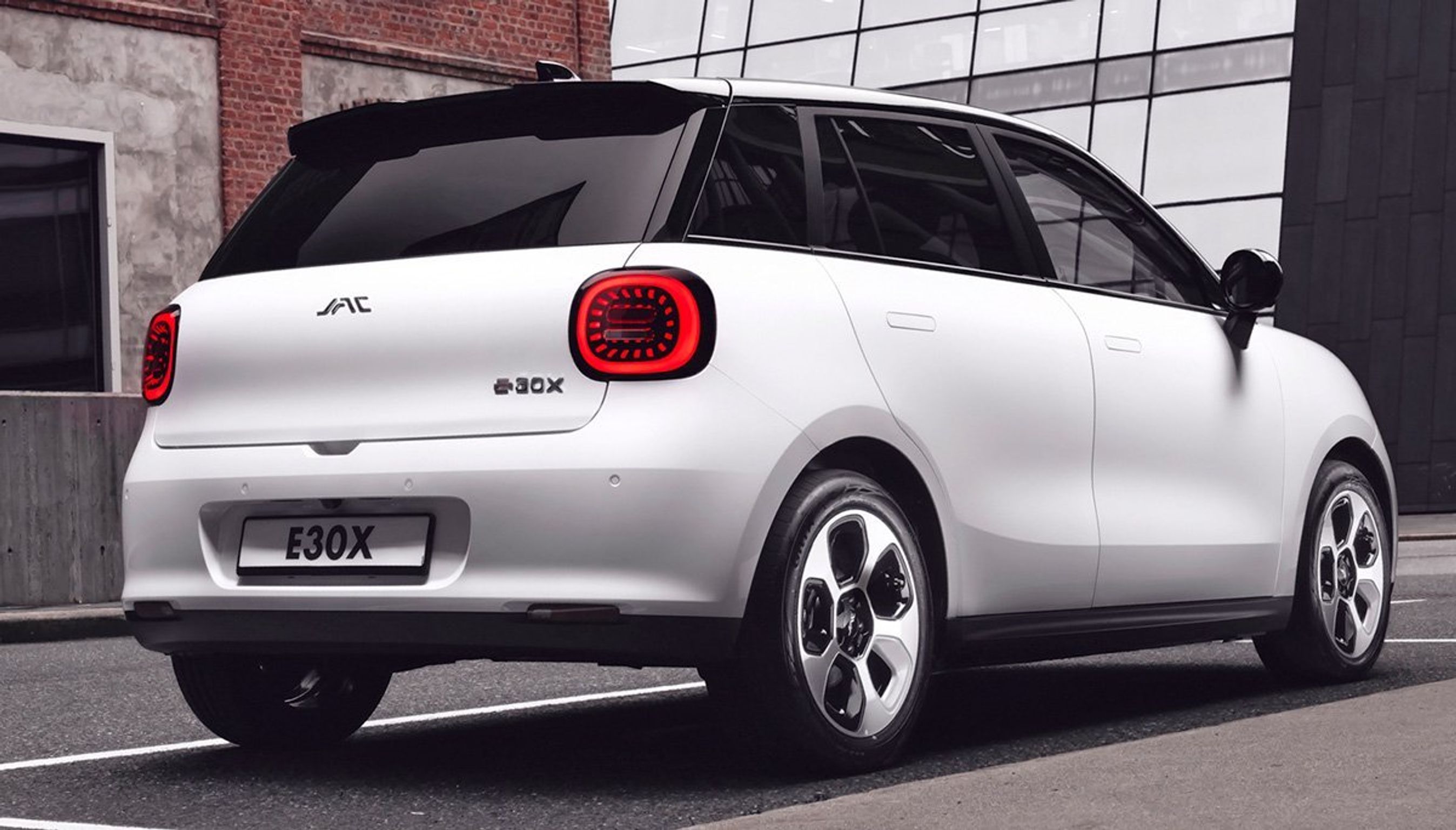 JAC E30X