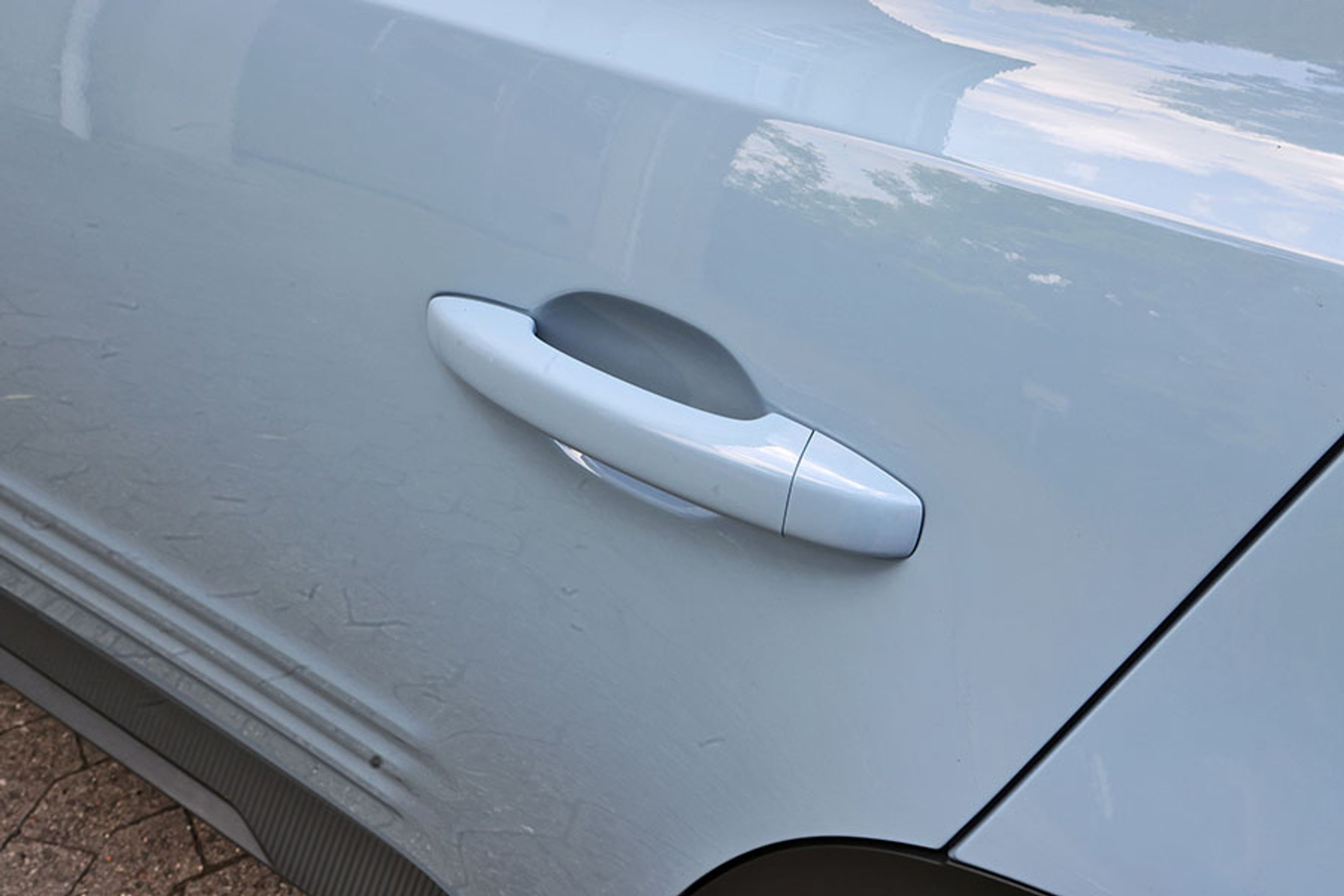 Rigtige dørhåndtag er lette at bruge for både børn og voksne.