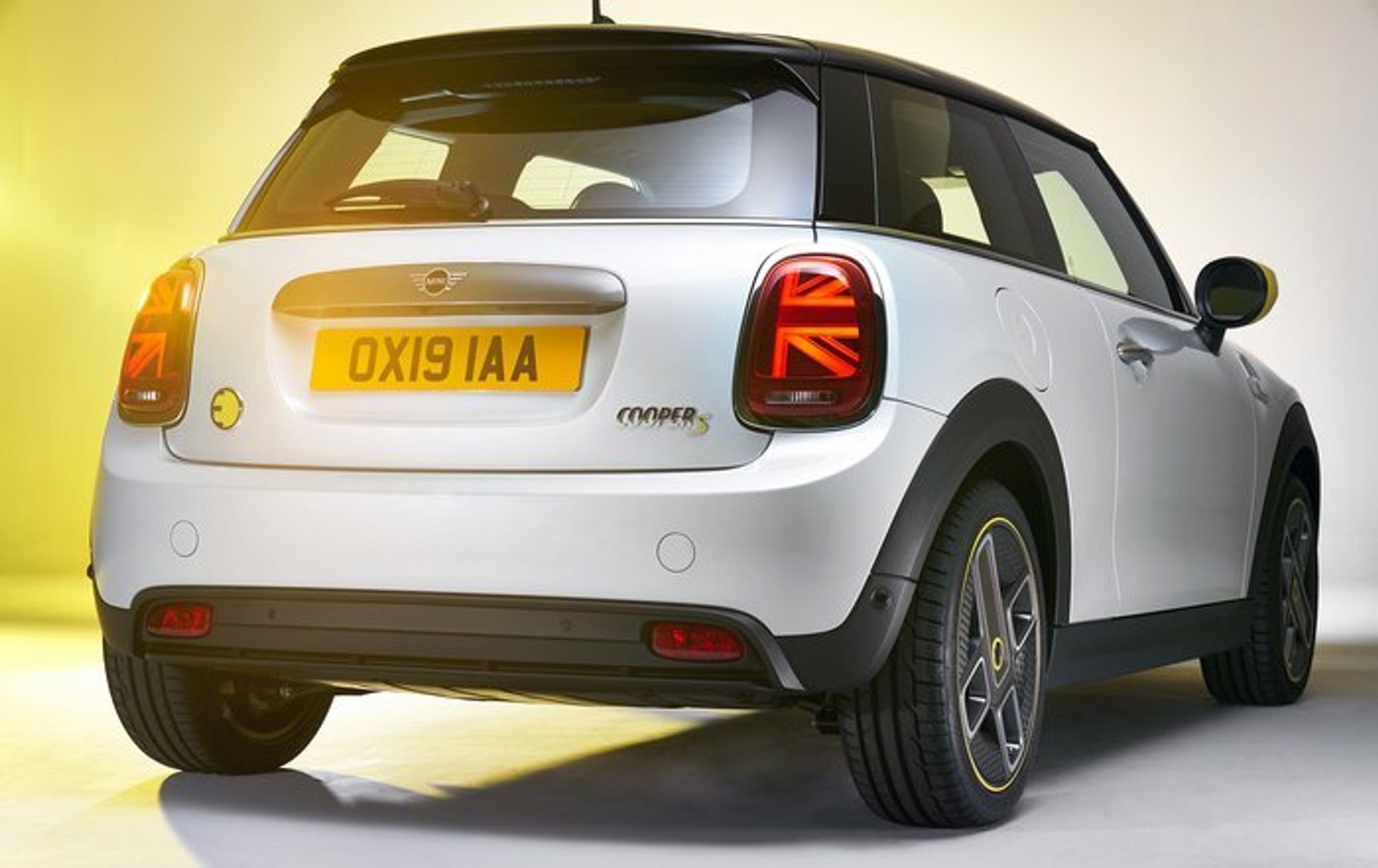 Mini Cooper SE er baseret på den tredørs standard-Mini.