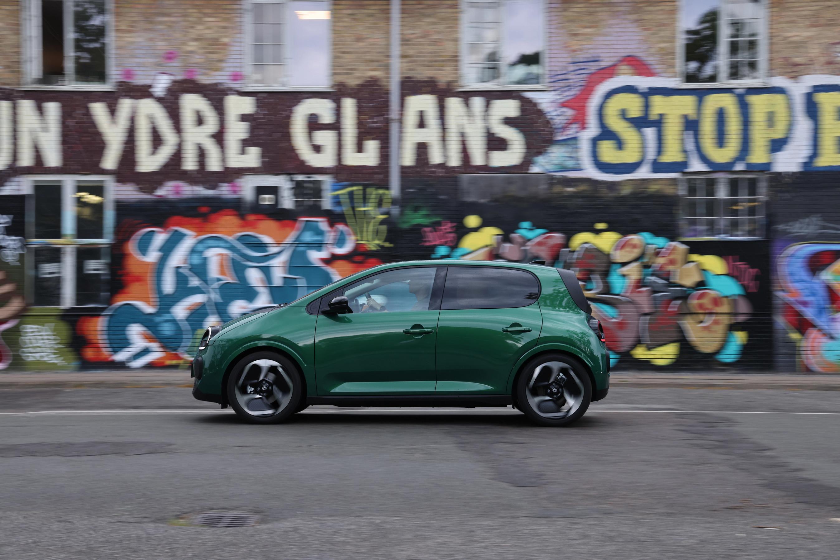 Renault Twingo set fra siden