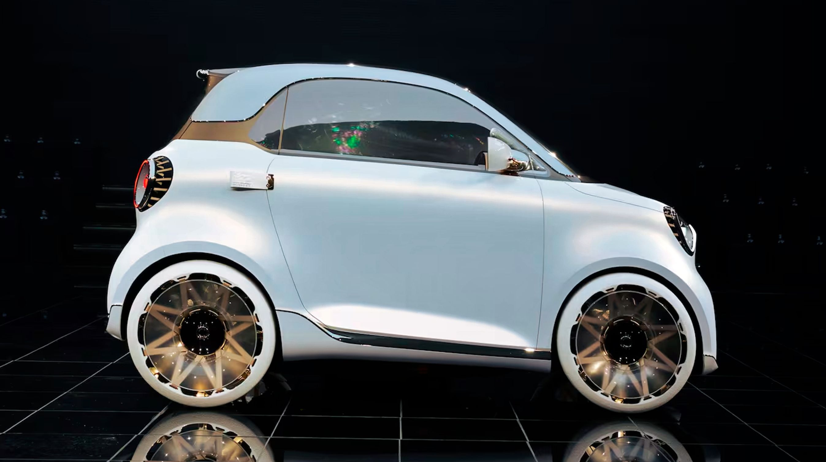 Smart Concept #2 i profil.