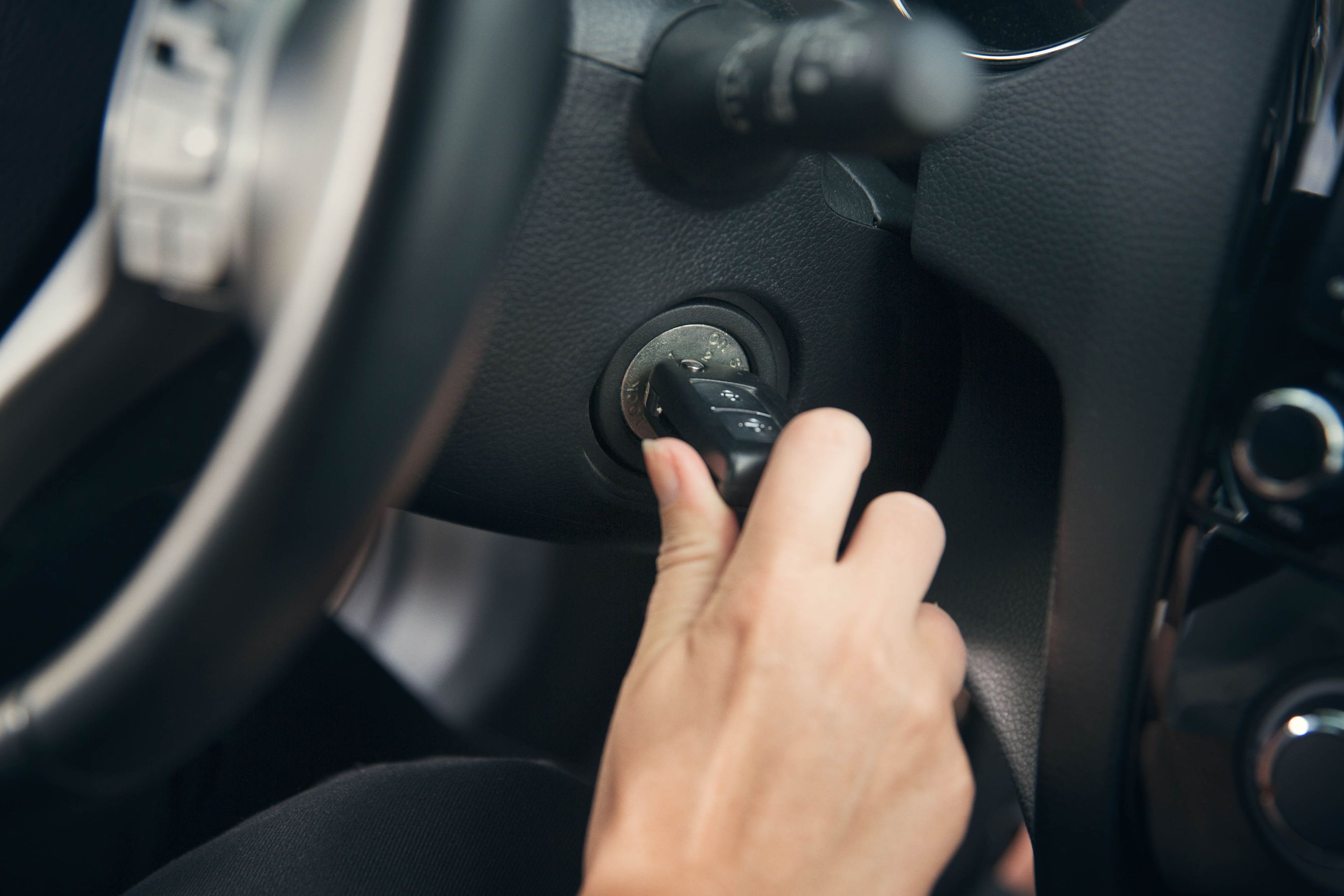 Nye biler sender løbende store mængder data til producenten, viser undersøgelse fra FDMs tyske søsterklub