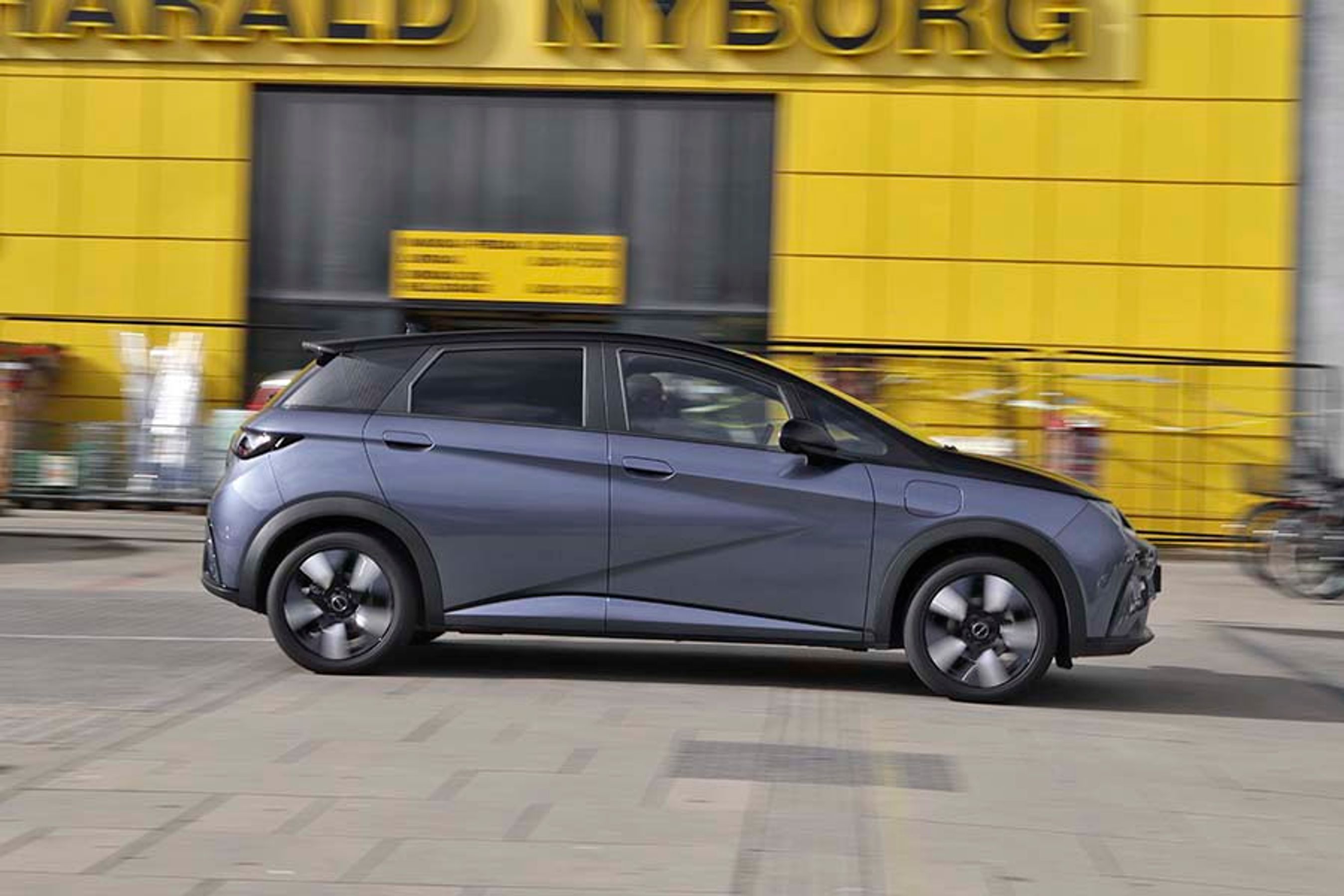 BYD Dolphin er på størrelse med f.eks. VW ID.3. Desværre må den ikke udstyres med en trækkrog, så man kan køre med en påhængsvogn.