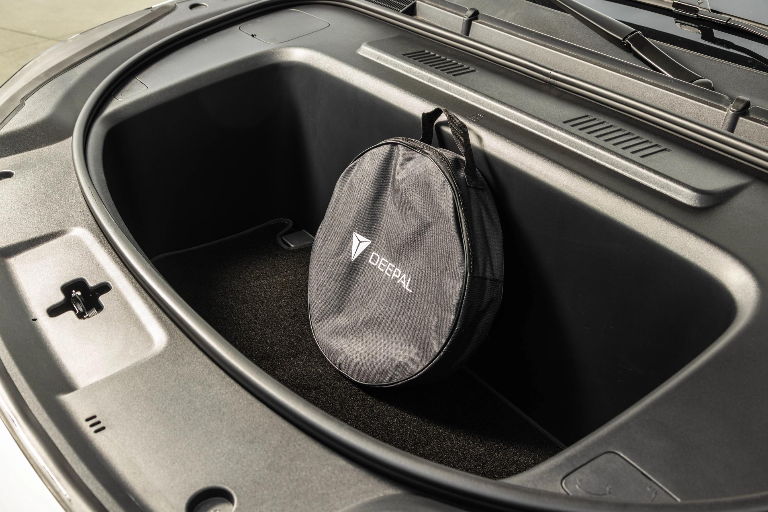 Frunk i Changan Deepal S05.