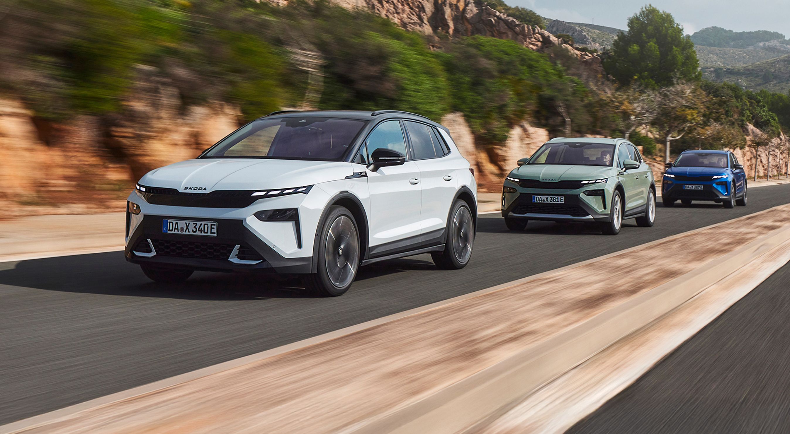 Tre Skoda Elroq kørende efter hinanden.