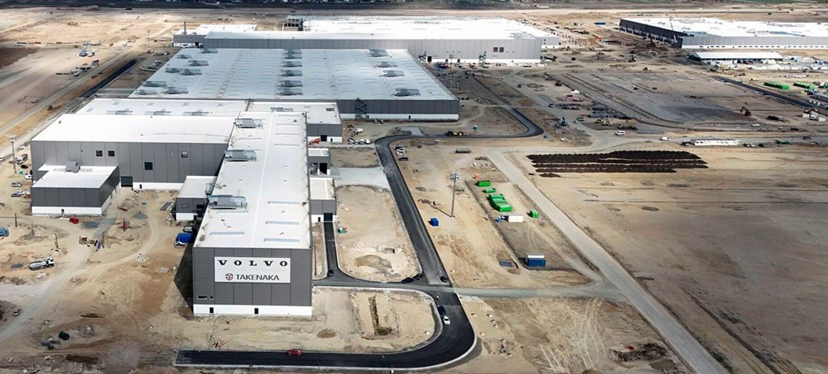 Luftfoto af bilfabrik.