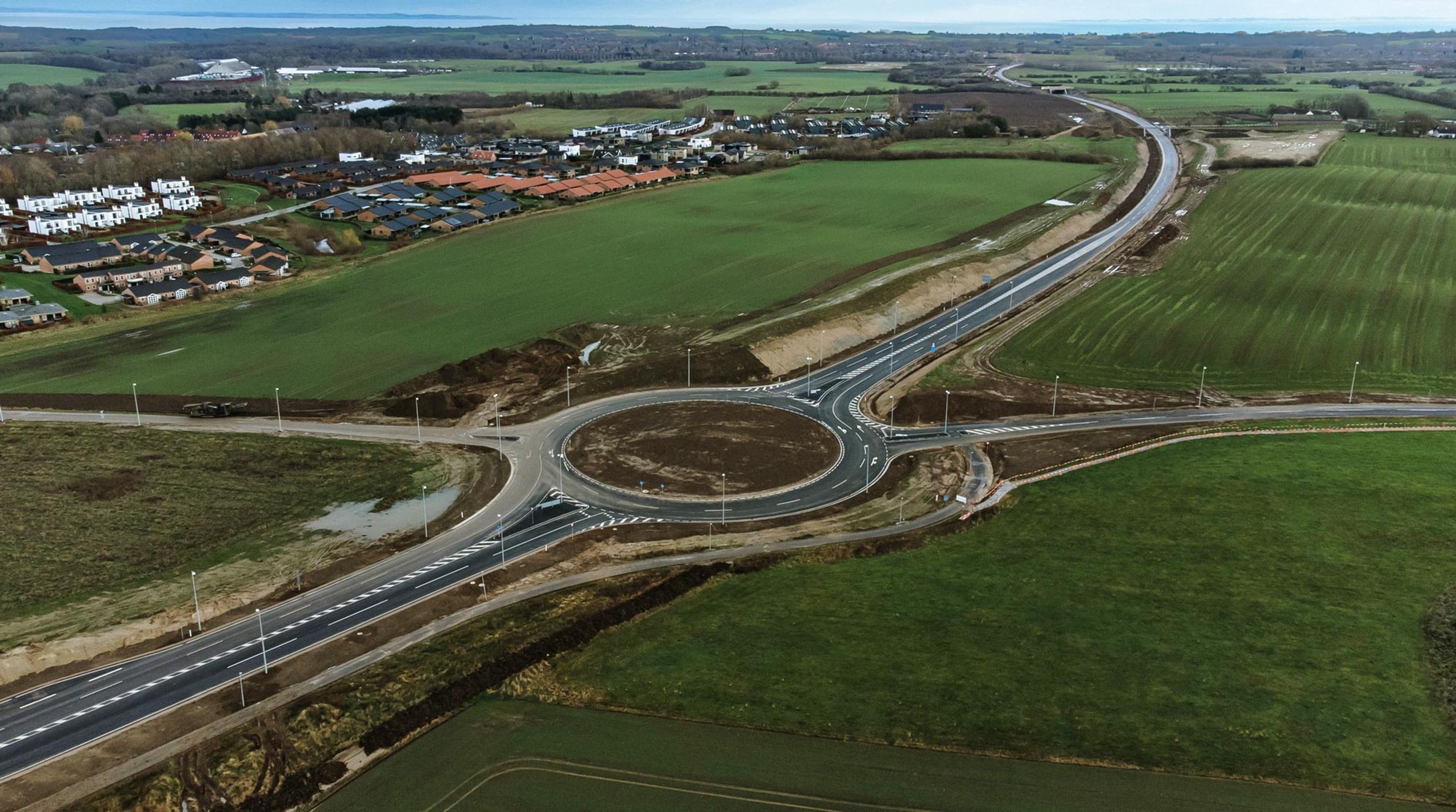 Giber Ringvej går fra Østjyske Motorvej til Beder-Malling nær Kattegat-kysten.