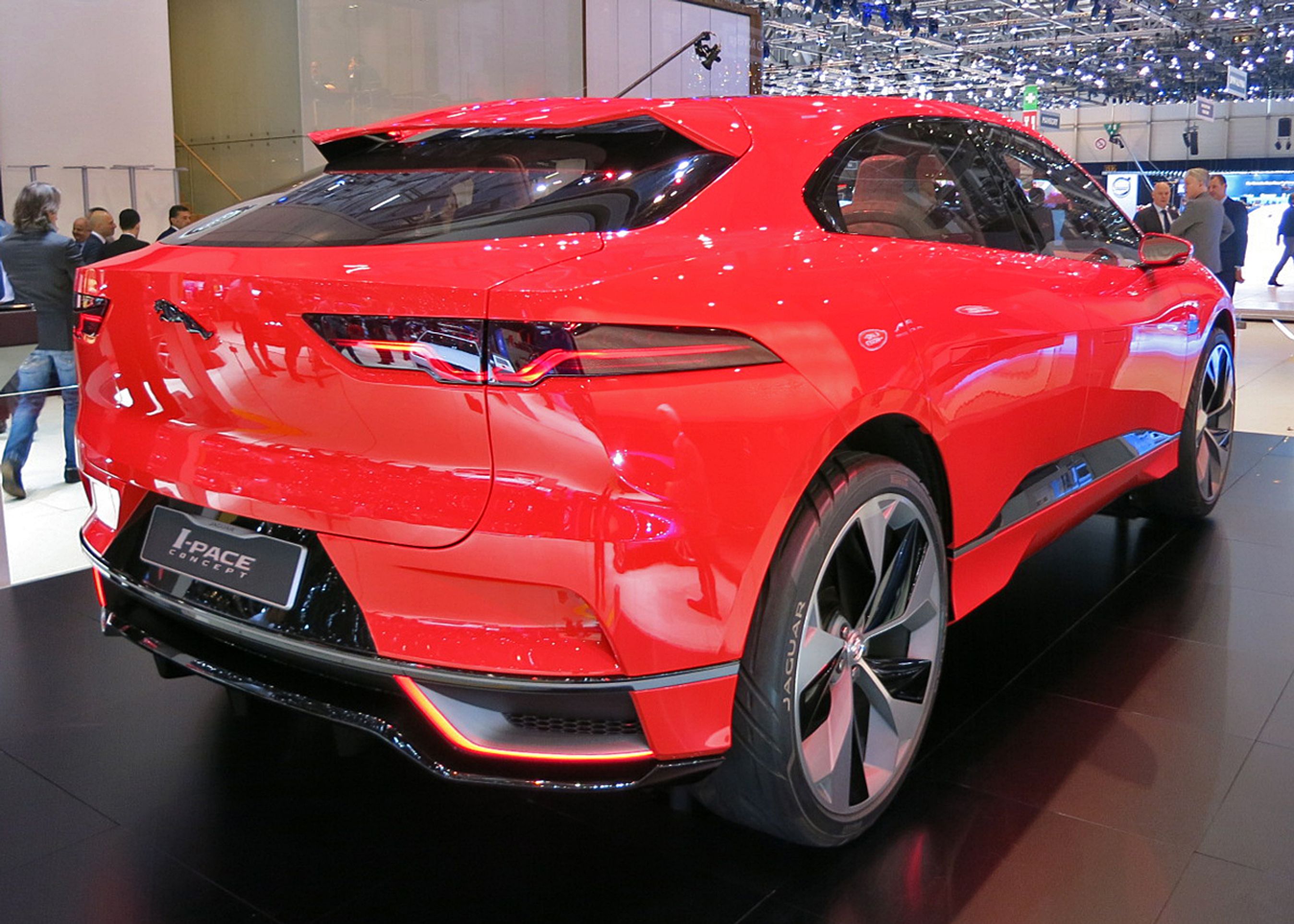 i-Pace kaldes stadig et koncept. Men kun småting bliver ændret til produktionsbilen, som er klar om godt et år. Fotos: Søren W. Rasmussen