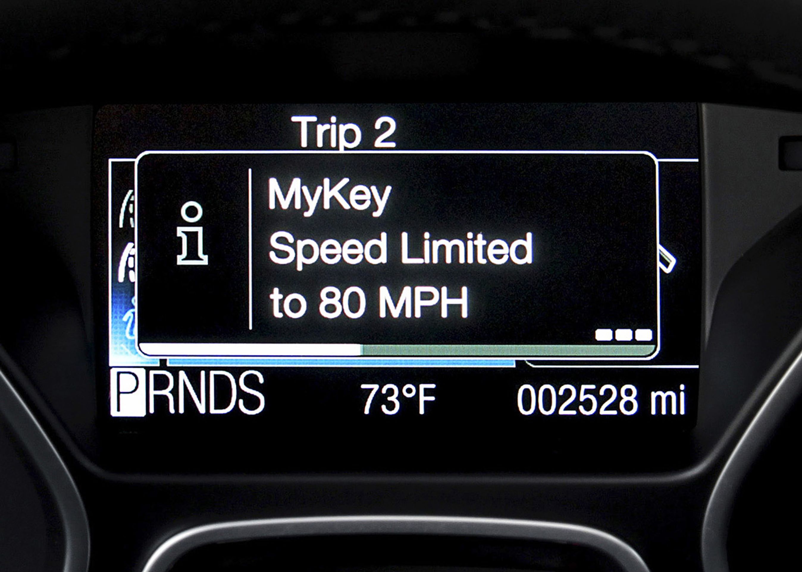 Ford-systemet fortæller føreren, at der er sat en begrænsning på topfarten - her 130 km/t.