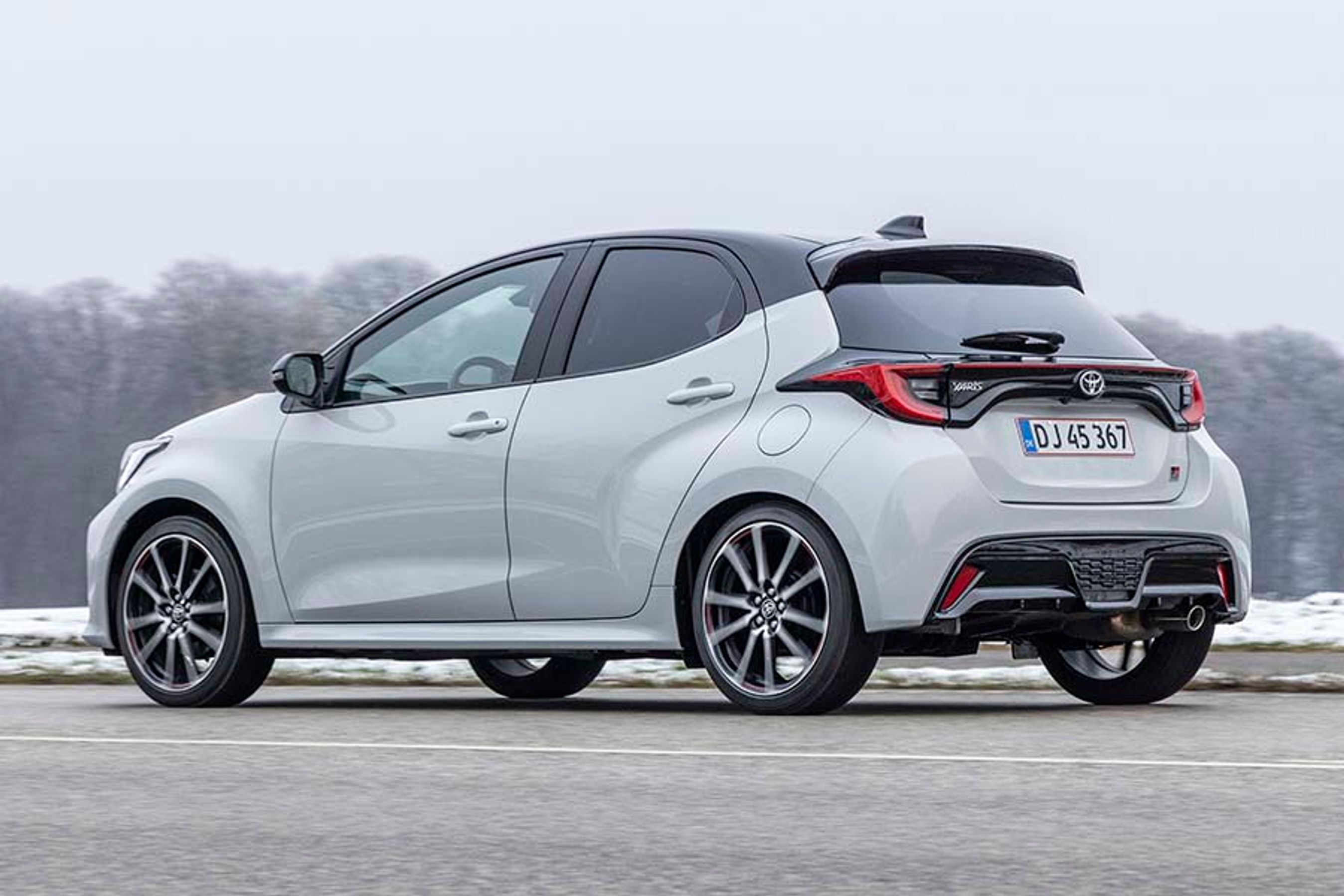 Toyota Yaris GR Sport set bagfra