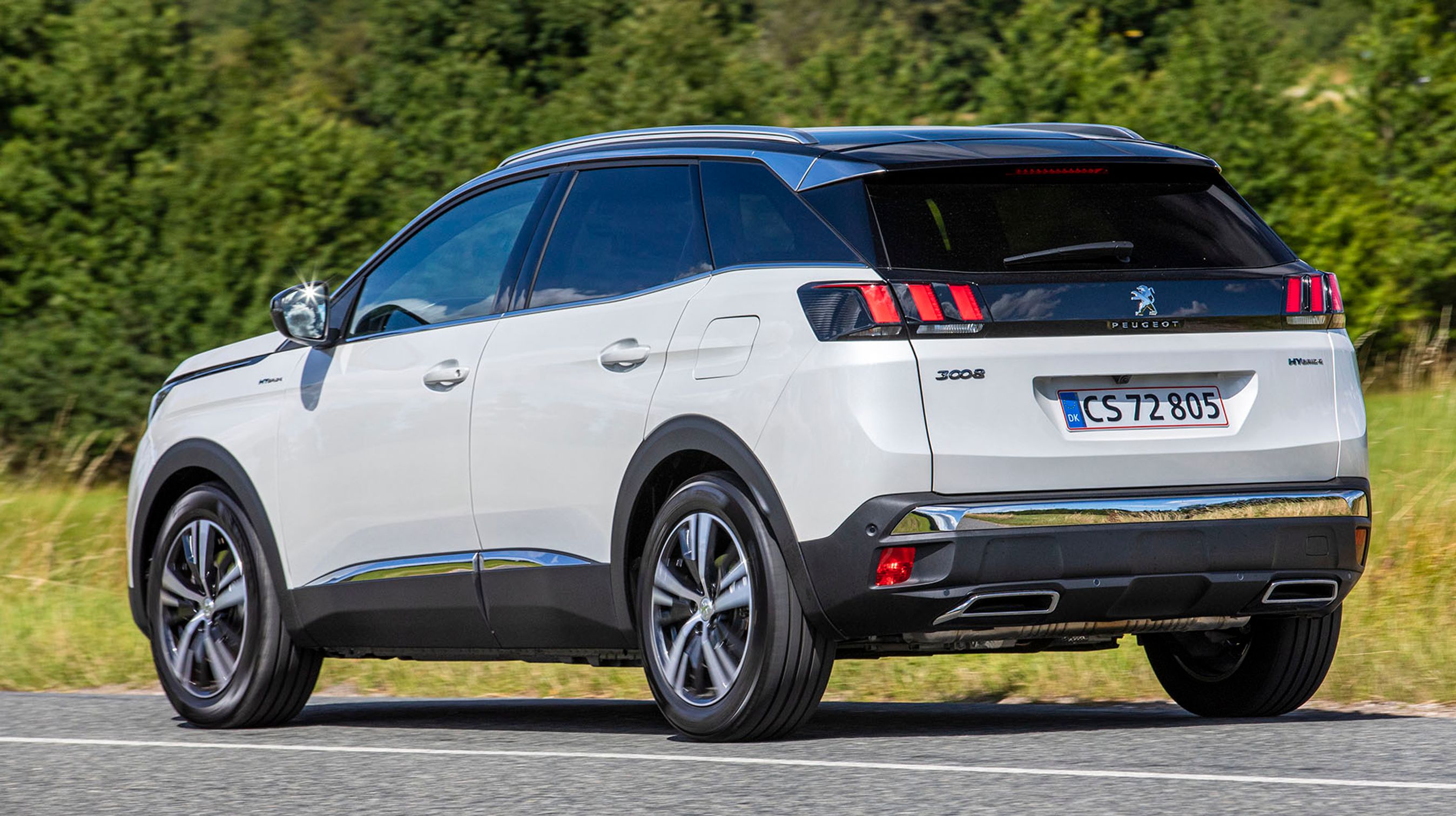 3008 er en utrolig vellykket SUV-model med god kabineplads og et flot design. Plugin-hybriden er en spændende motorvariant, men overvej den lille udgave i stedet for topmodellen. 