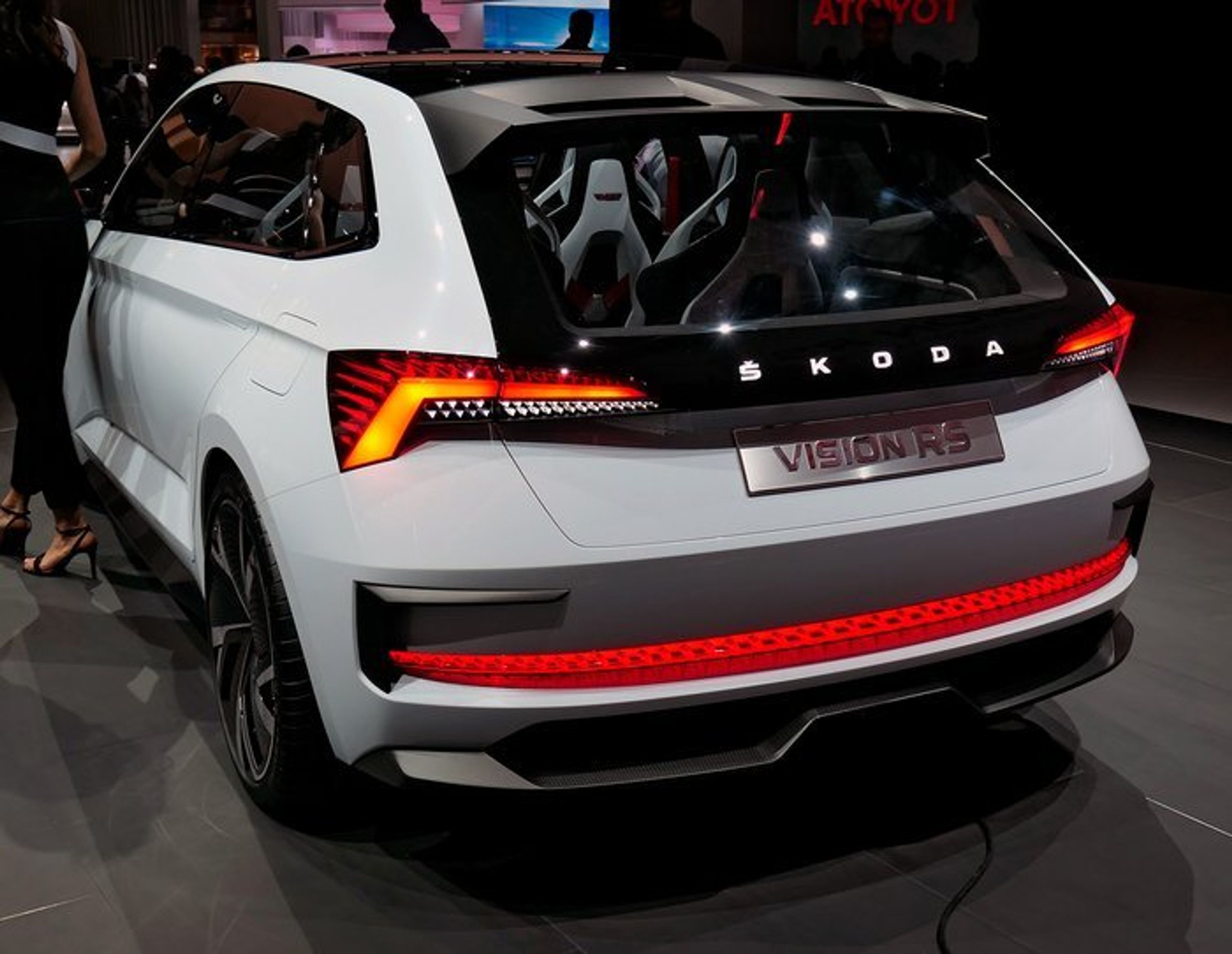 Skoda Scala ret bag fra.