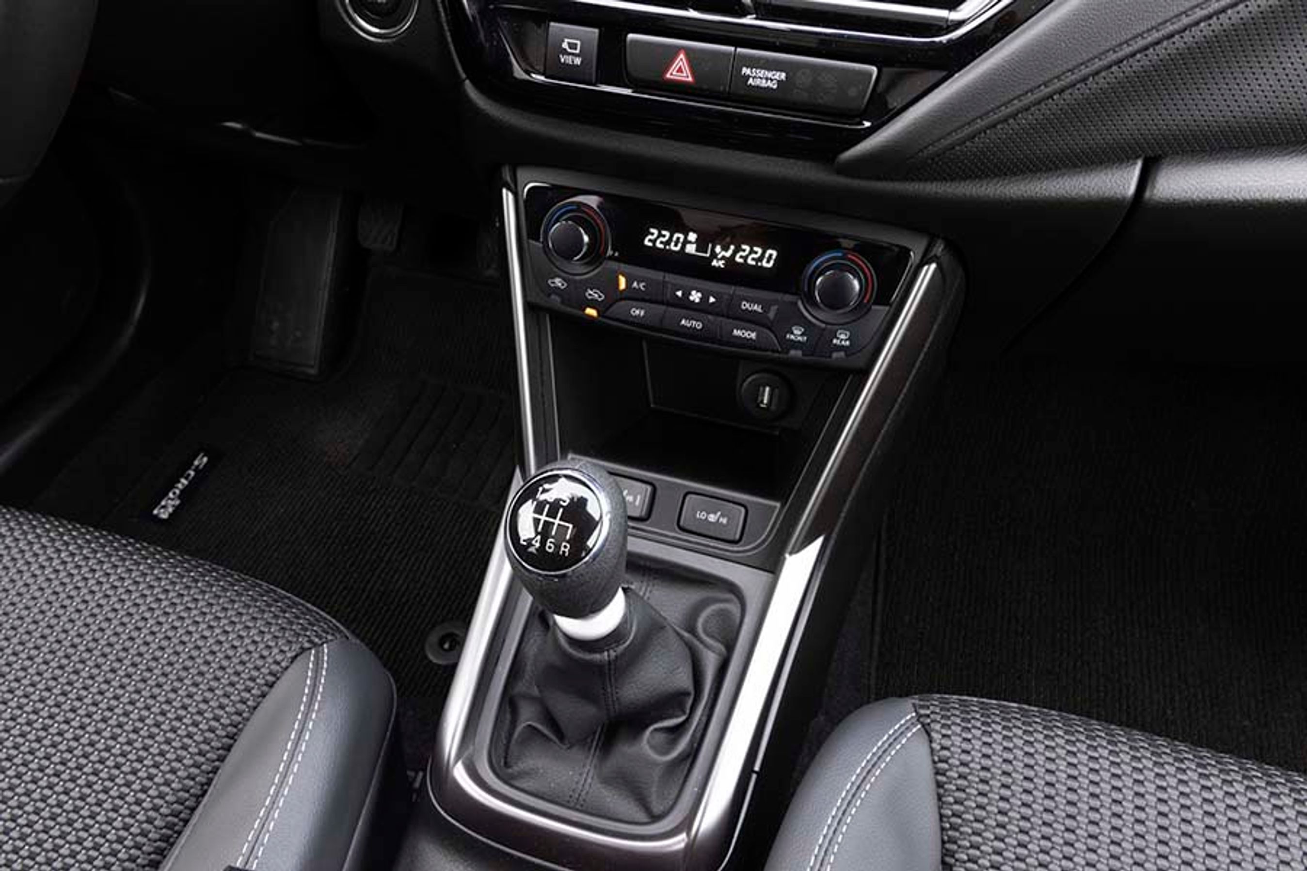 I denne udgave er der en manuel sekstrins gearkasse, men man kan tilkøbe automatgear for 25.000 kr.