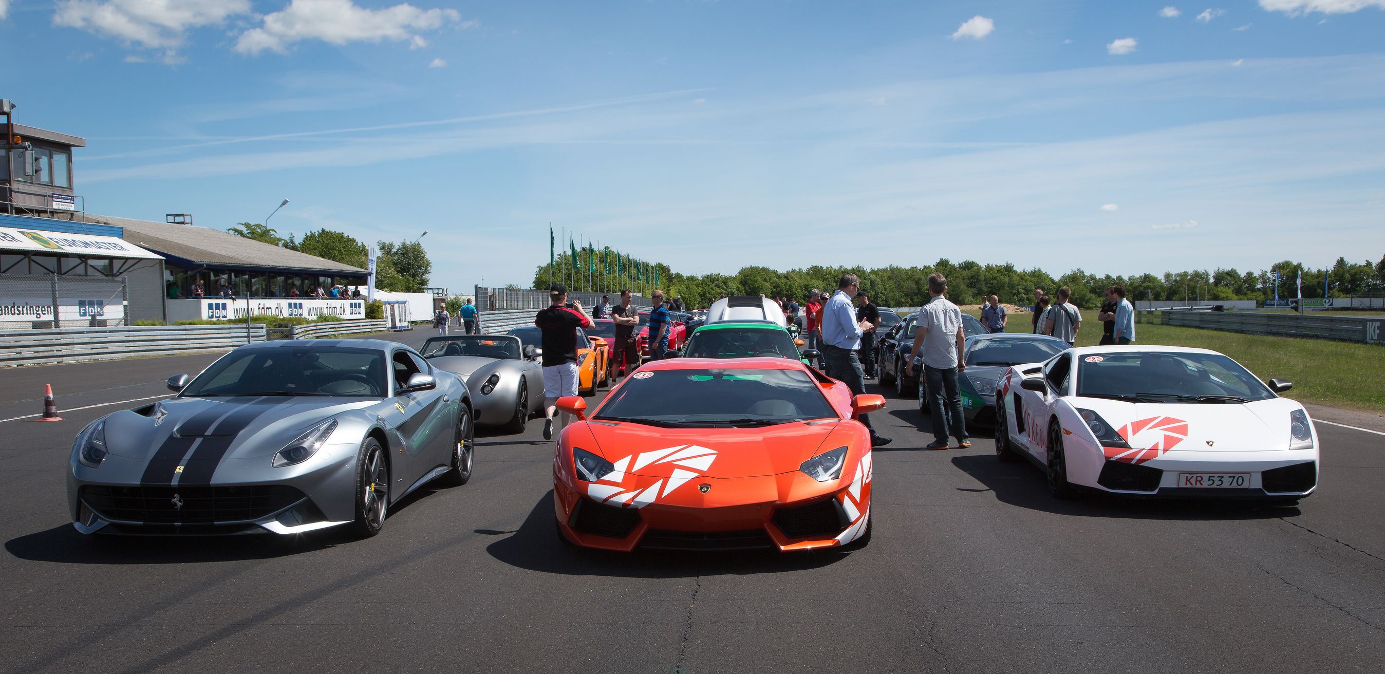 Til Sportscar Event kan du bl.a. prøve en tur i en Ferrari F 12, Lamborghini Aventador eller Lamborghini Gallardo.