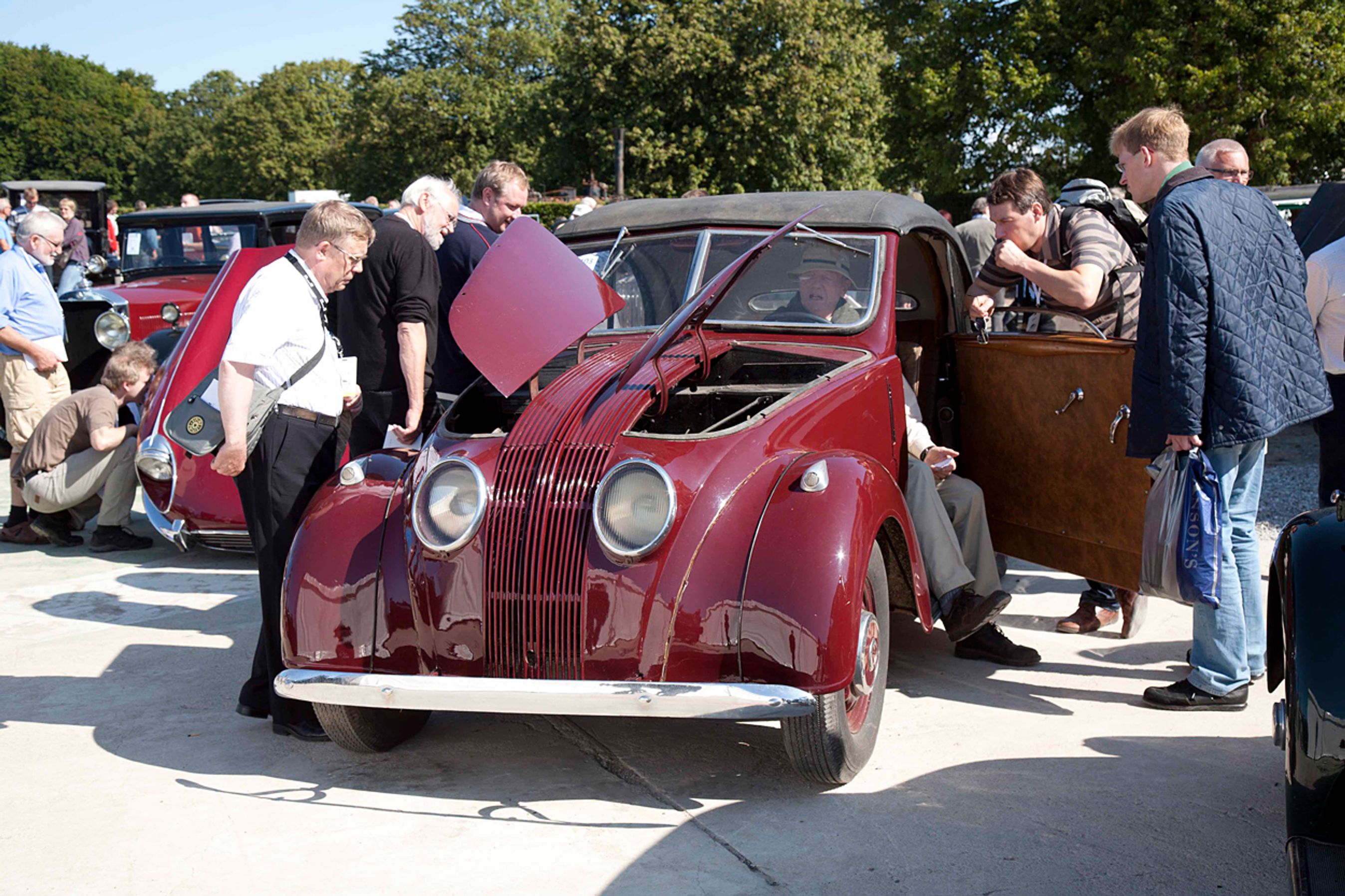 De over 180 biler var et stort tilløbsstykke, der trak over 6.000 gæster til Aalholm.