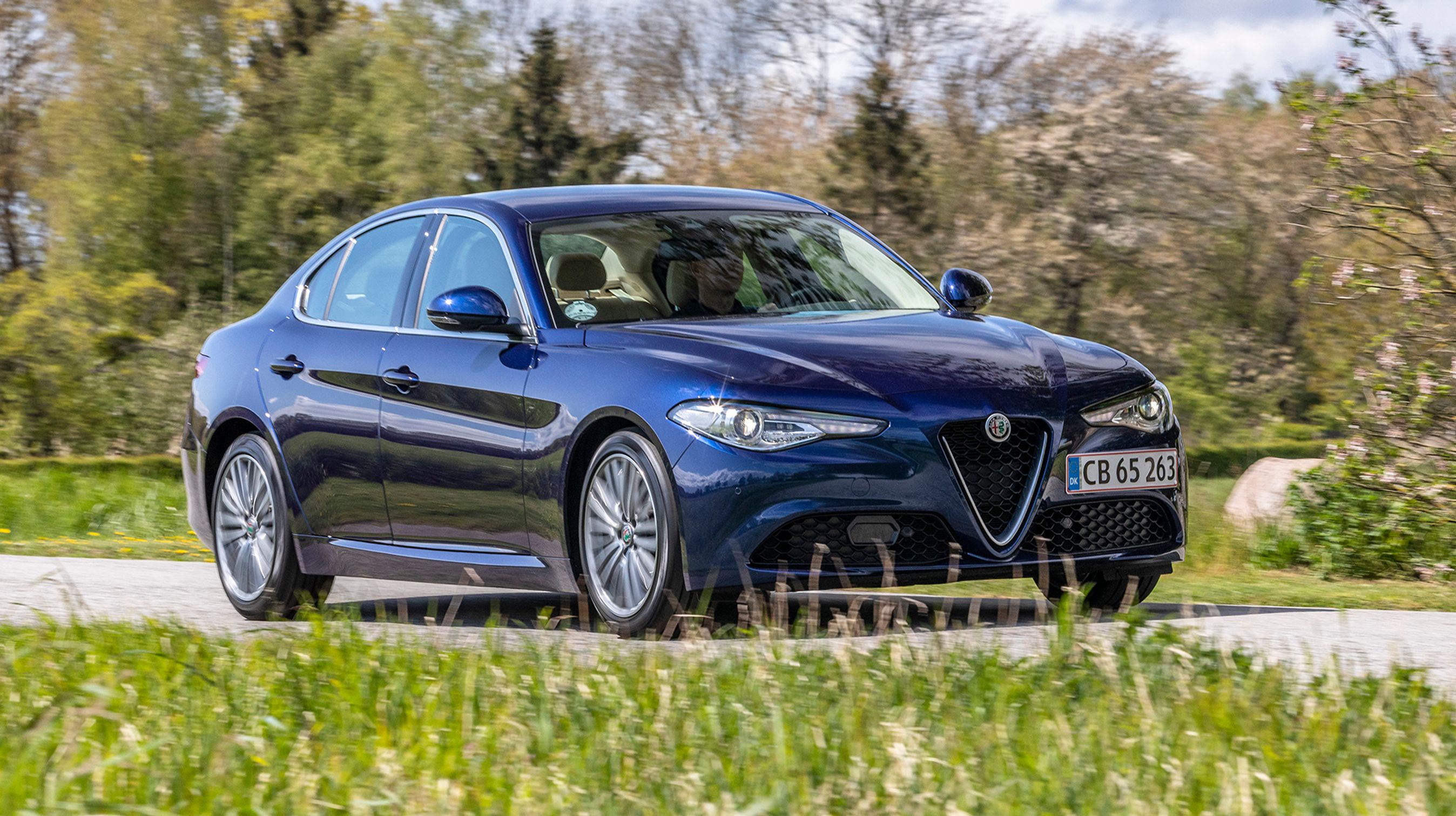 Den dybe kølerudskæring trækker tråde tilbage til Alfa Romeos historie.