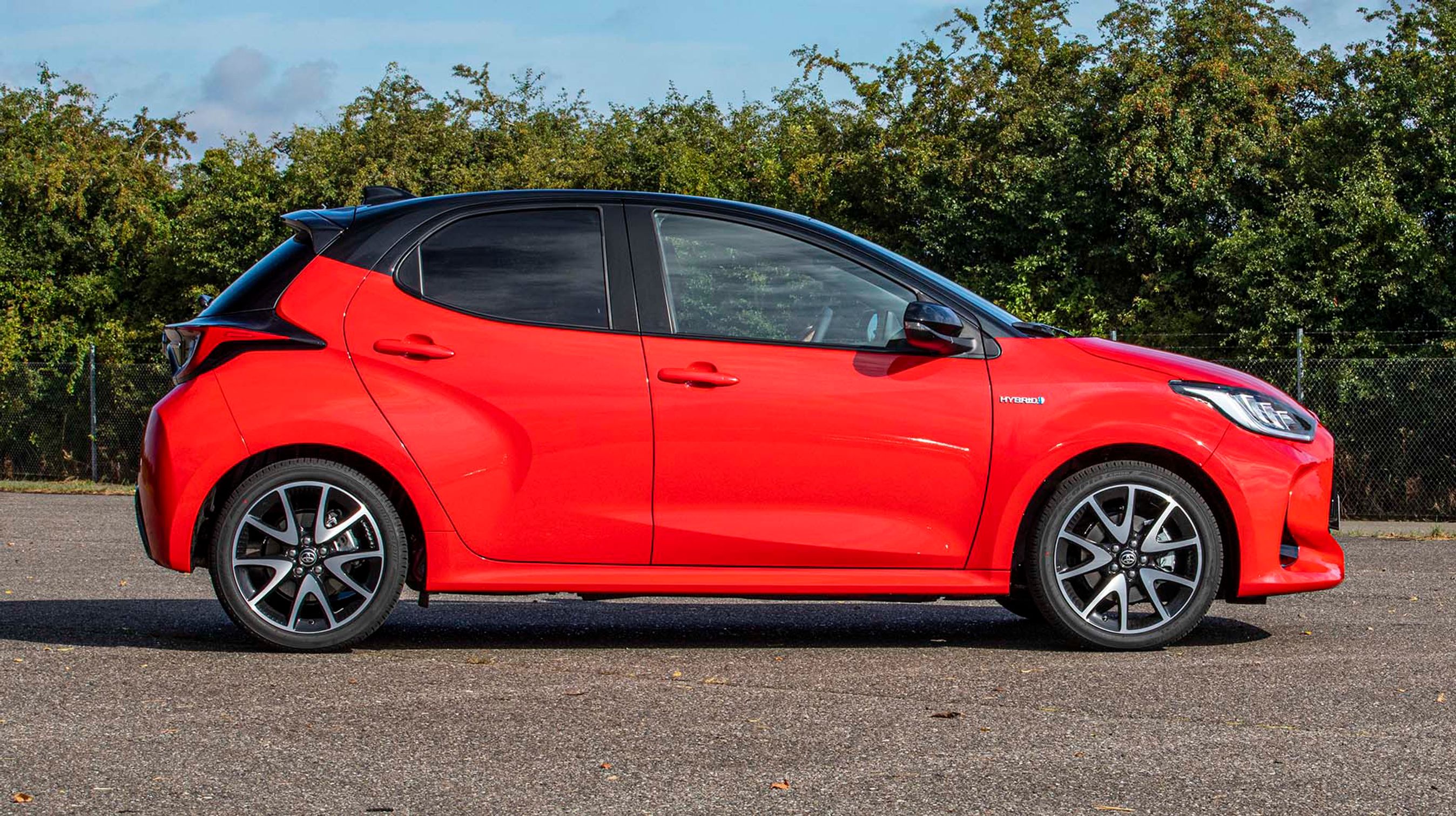 Akselafstanden er øget med fem cm i forhold til den gamle udgave. Det har gjort bagsædepladsen bedre.