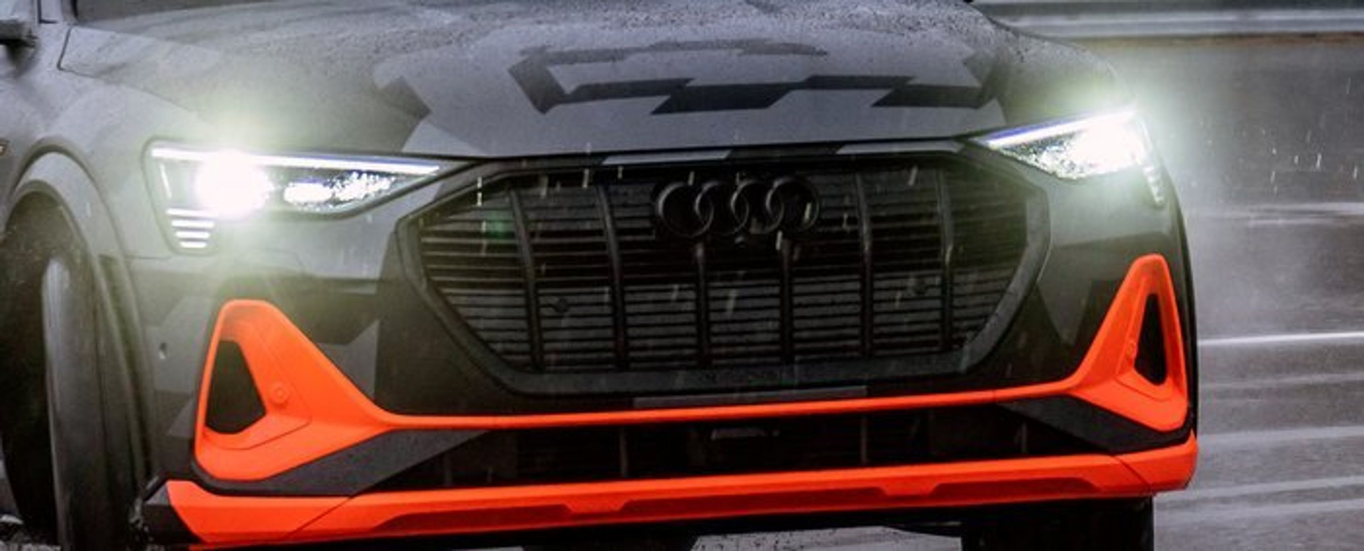 De nye LED-lygter med mange små lygteenheder giver mulighed for en lang række nye funktioner som vognbanelys og orienteringslys.