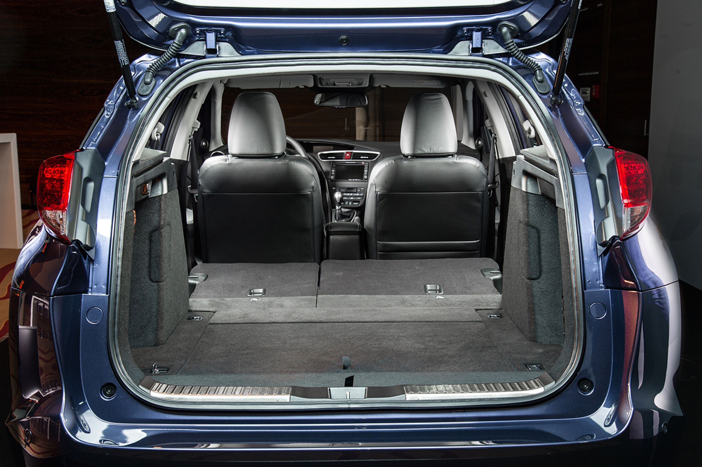 Bagagerummet er gigantisk og rummer 624 liter med bagsædet i brug. Når ryglænet er lagt ned bliver gulvet helt plant.