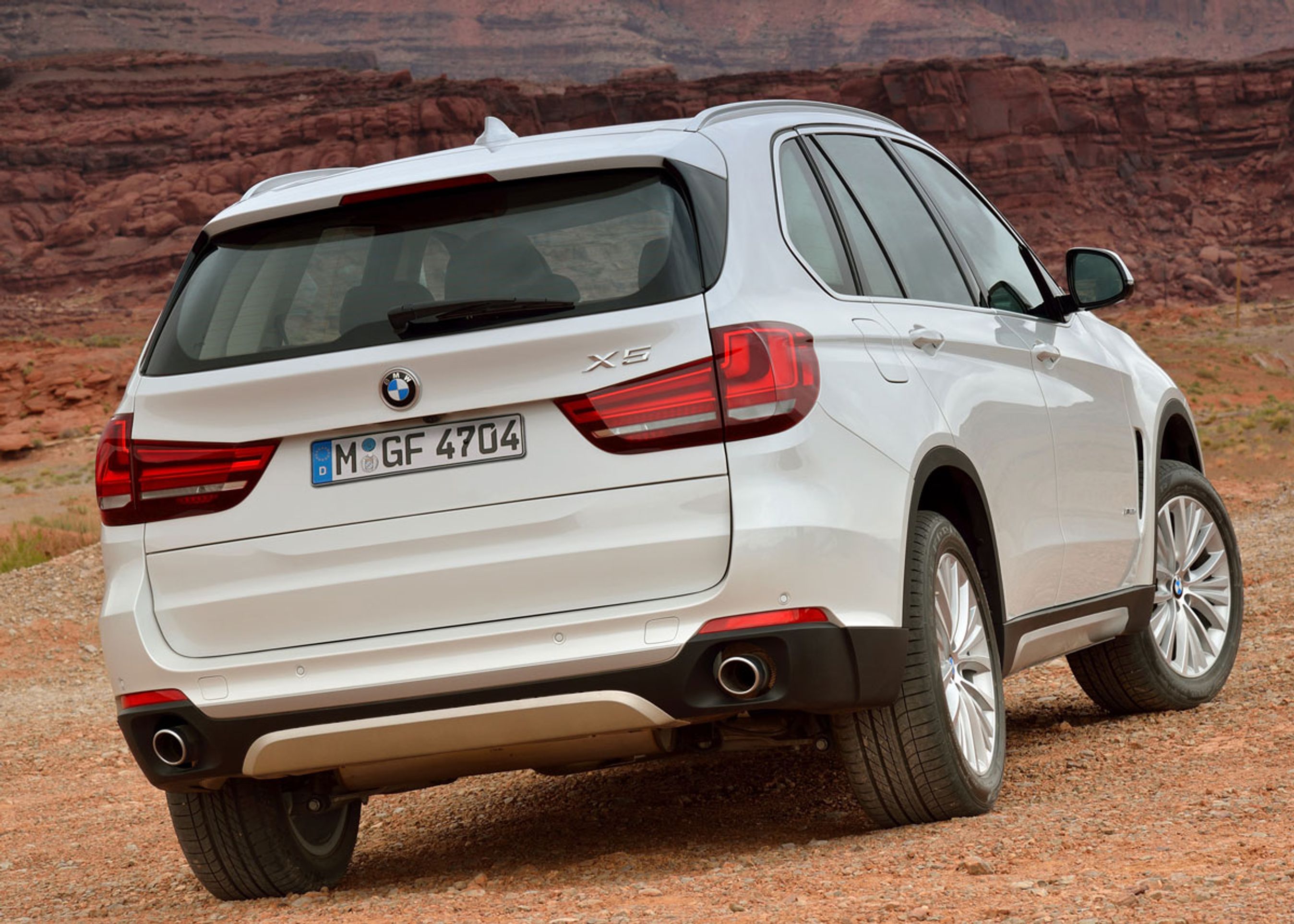 BMW X5 har firehjulstræk som standard. Kun én grundmodel nøjes med baghjulstræk.