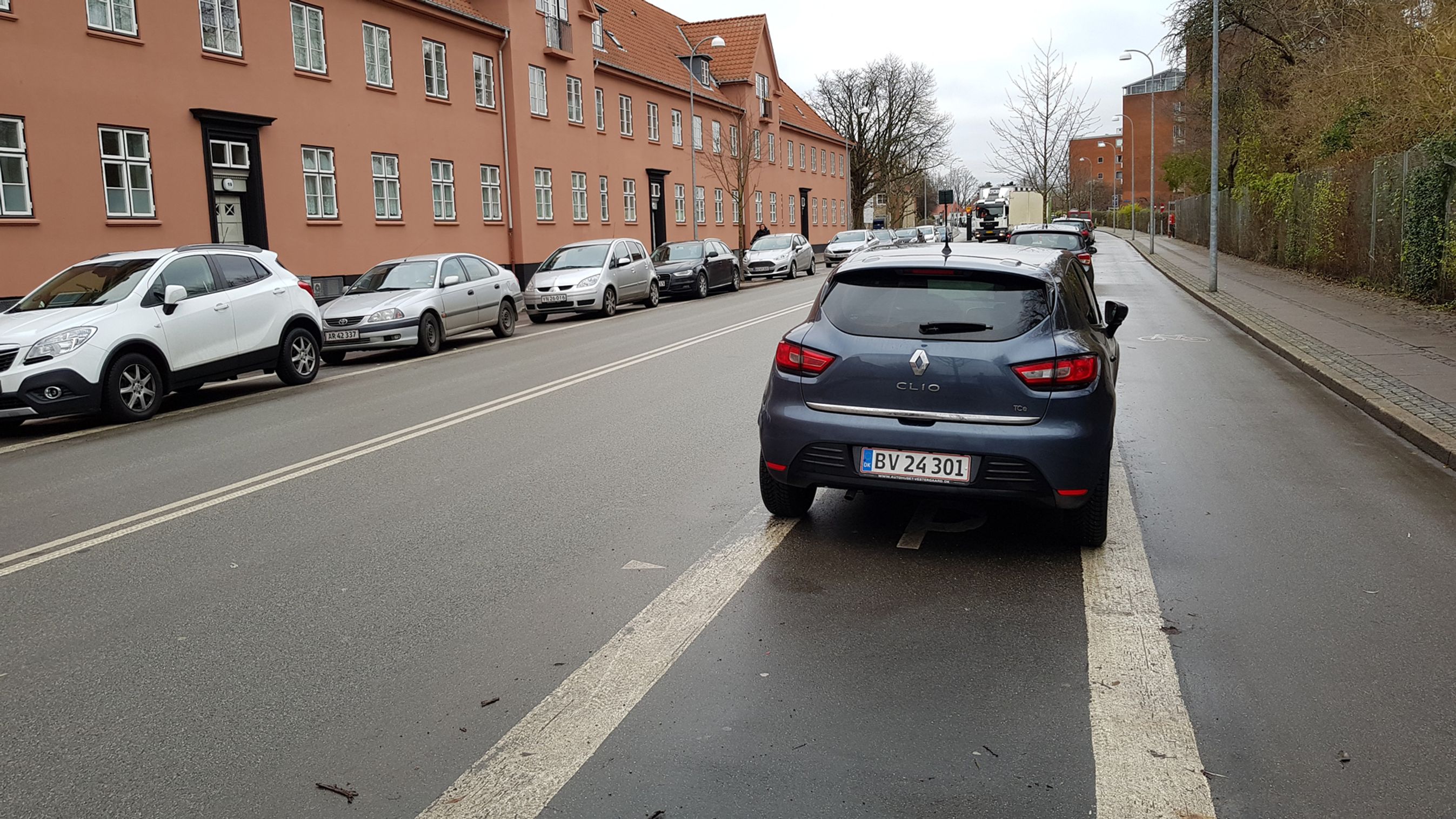 Transportminister Ole Birk Olesen vil ændre udskældt p-regel.