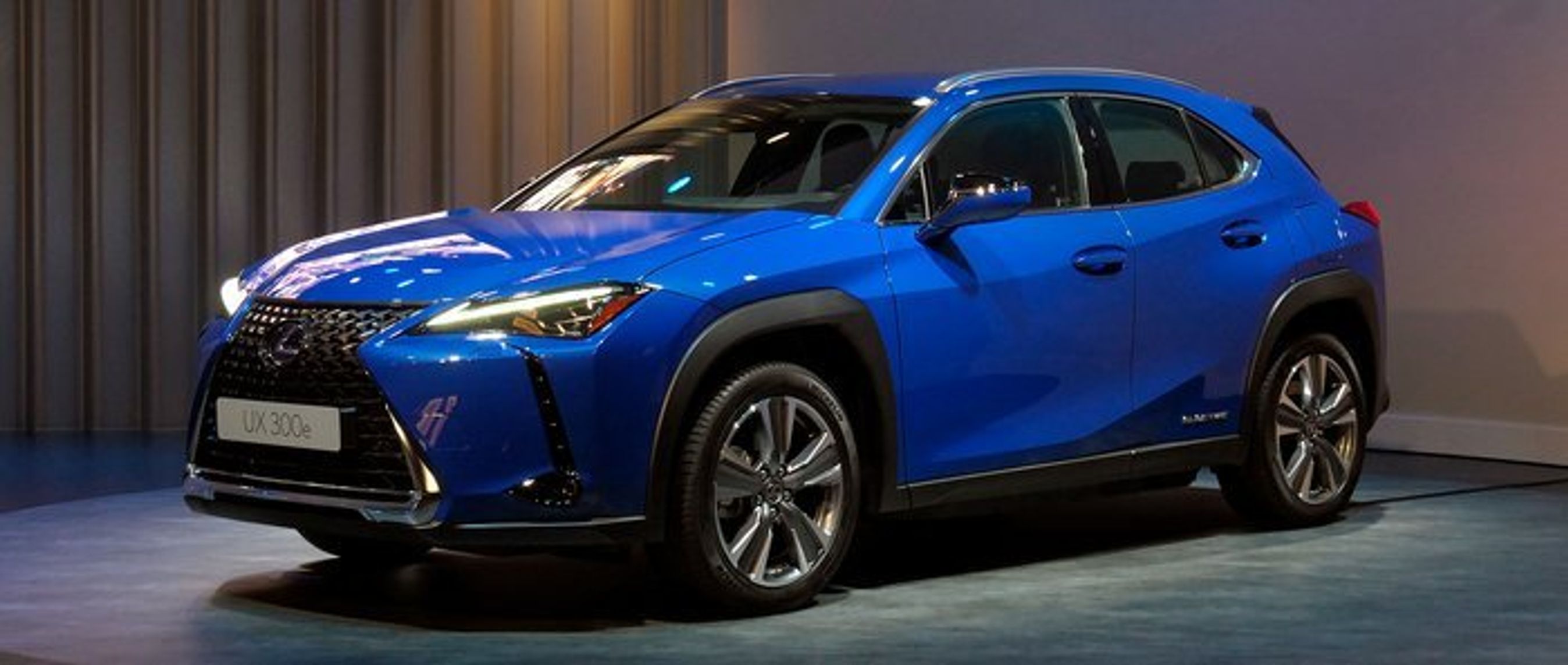 Elbilen Lexus UX 300e. Den ventes klar sidst på året.