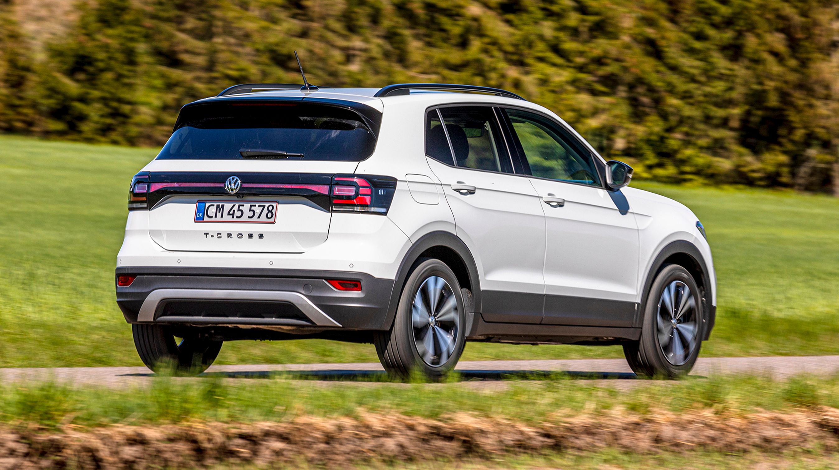 Formen på bilen giver plads i både kabine og bagagerum, og det er rart i hverdagen.