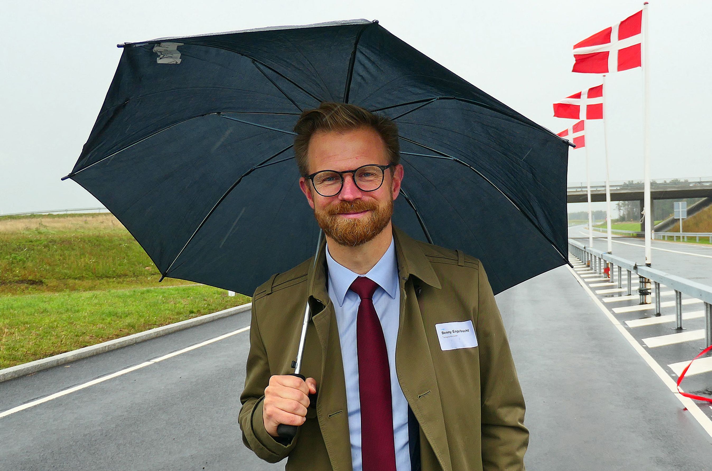 Transportminister Benny Engelbrecht lover en stor plan for nye veje klar inden sommerferien.