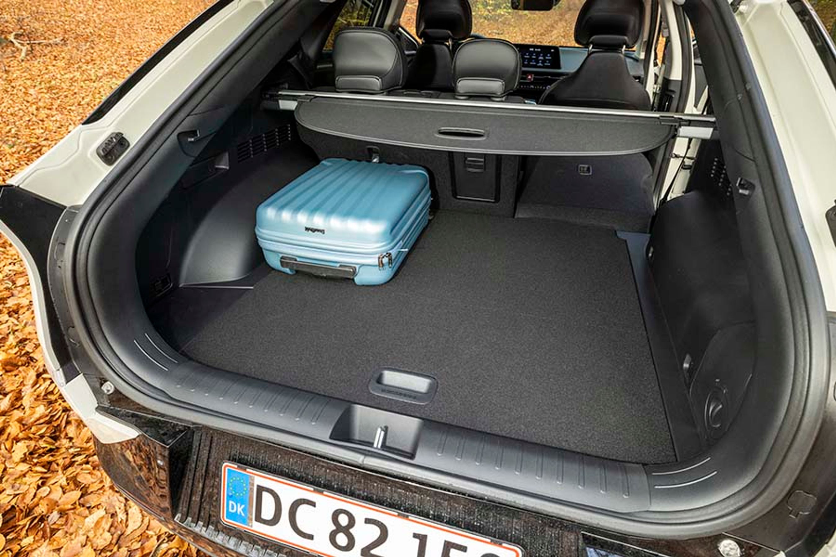 Bagagerummet med sine 520 liter ganske stort, og det er udstyret med en bund, der kan placeres i to niveauer.