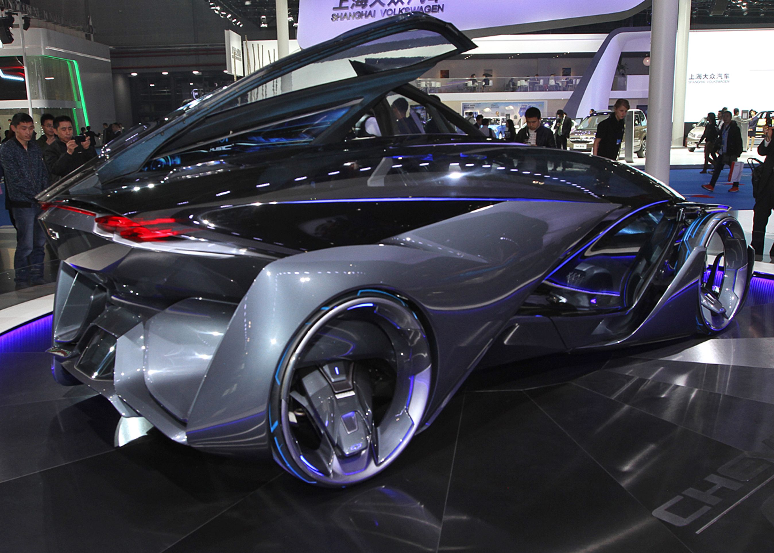 Konceptbilen Chevrolet FNR er eldrevet med motorerne indbygget i hjulene. Fotos: Torben Arent