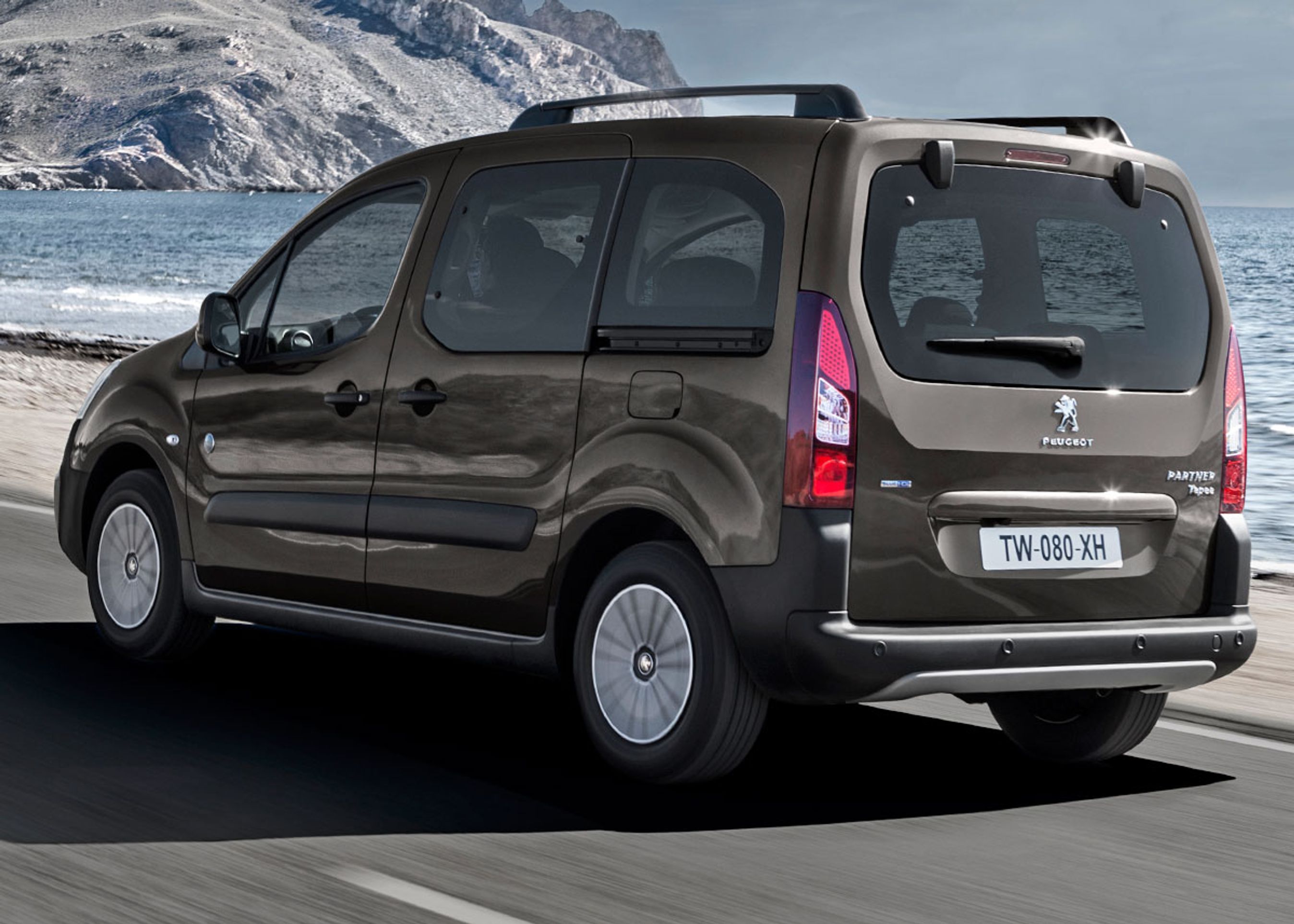 Baglygterne er nye på 2015-udgaven af Peugeot Partner. De praktiske egenskaber er bevaret. Fotos: Peugeot