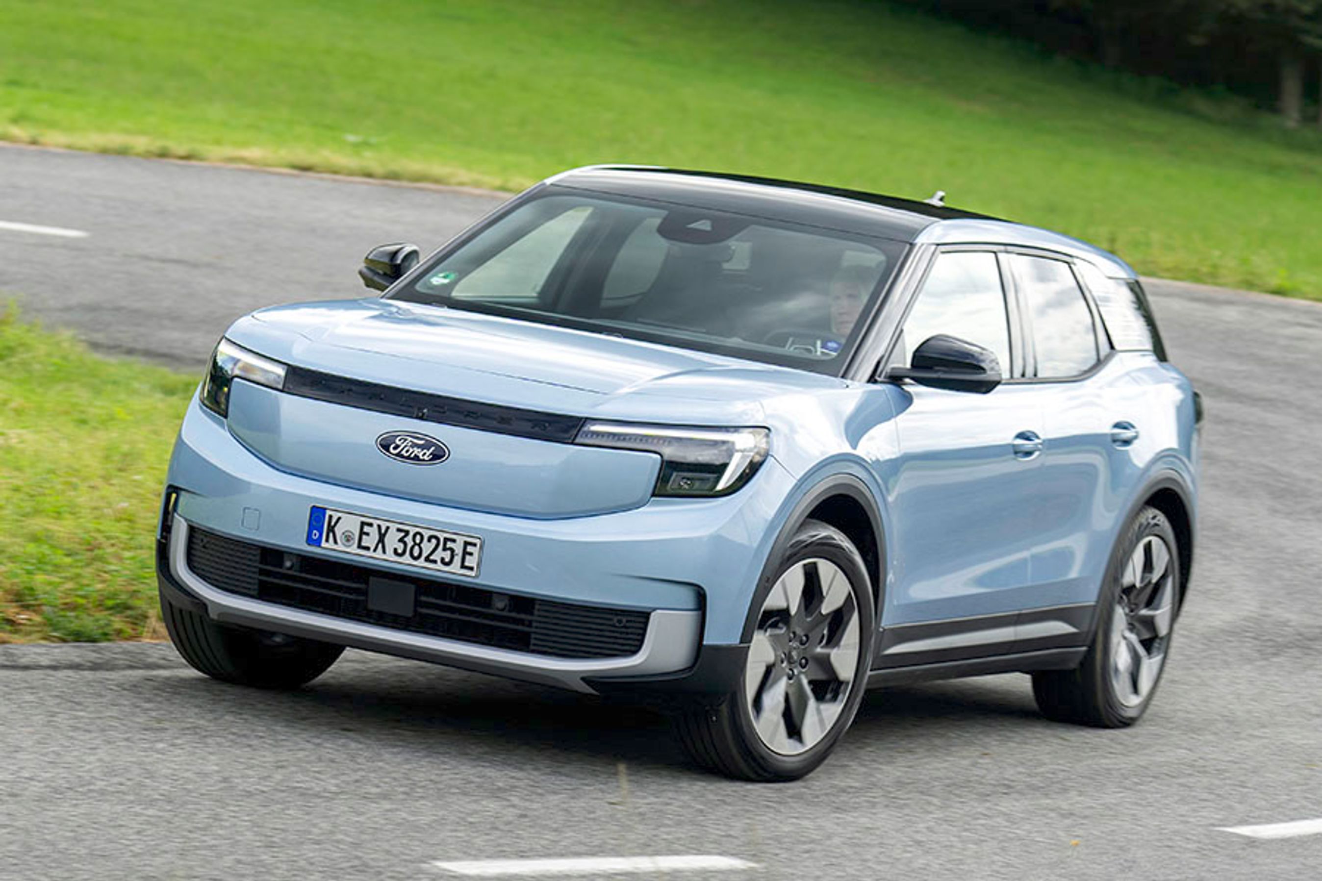 Køreegenskaberne er fine, og Ford har gjort meget ud af at fintrimme undervognen, så den føles letkørt og med en fin balance. Styretøjet er letgående, og bilen er nem at manøvrere.