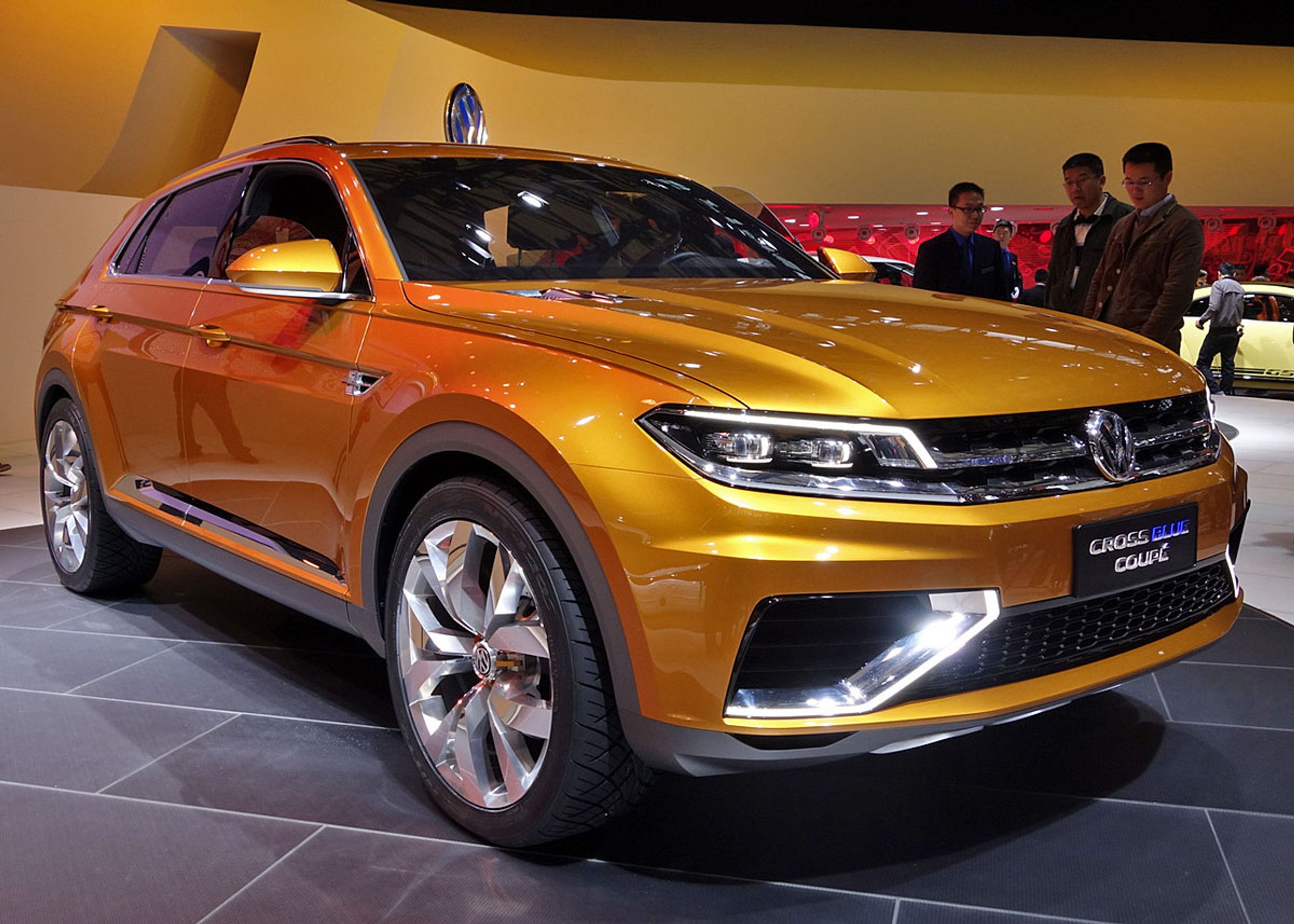 VW Cross Blue Concept har premiere i Shanghai. En anden SUV-konceptbil viste VW på Detroit-udstillingen i januar.