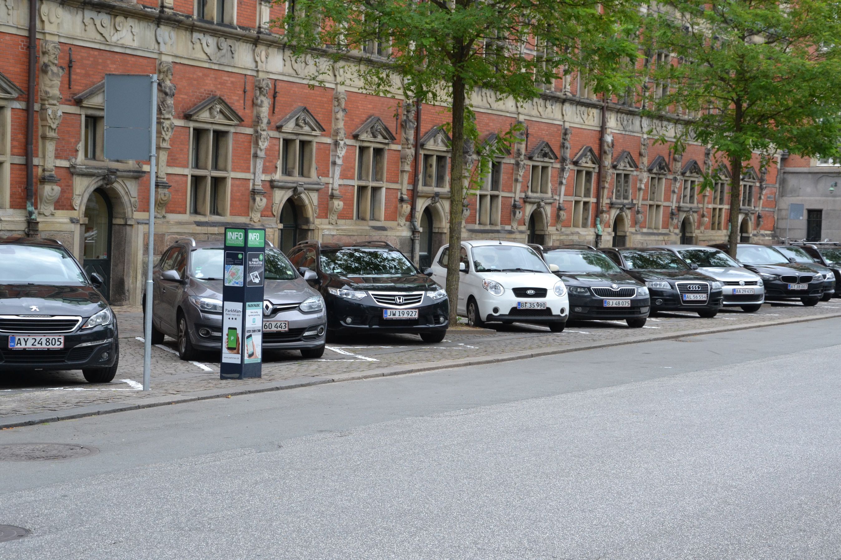 Bilister betaler mere og mere for at parkere