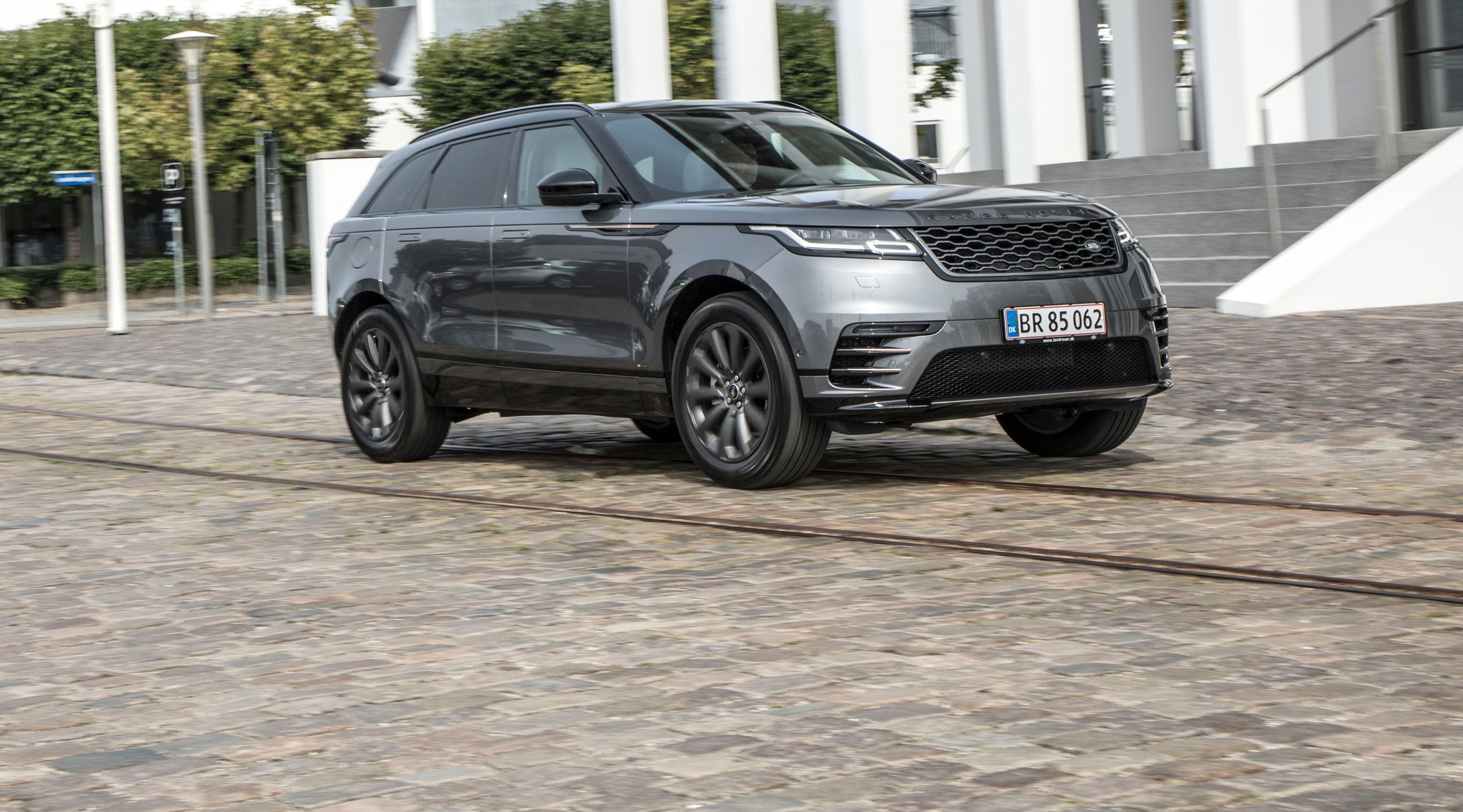 Range Rover Velar har fået et flot og rent design