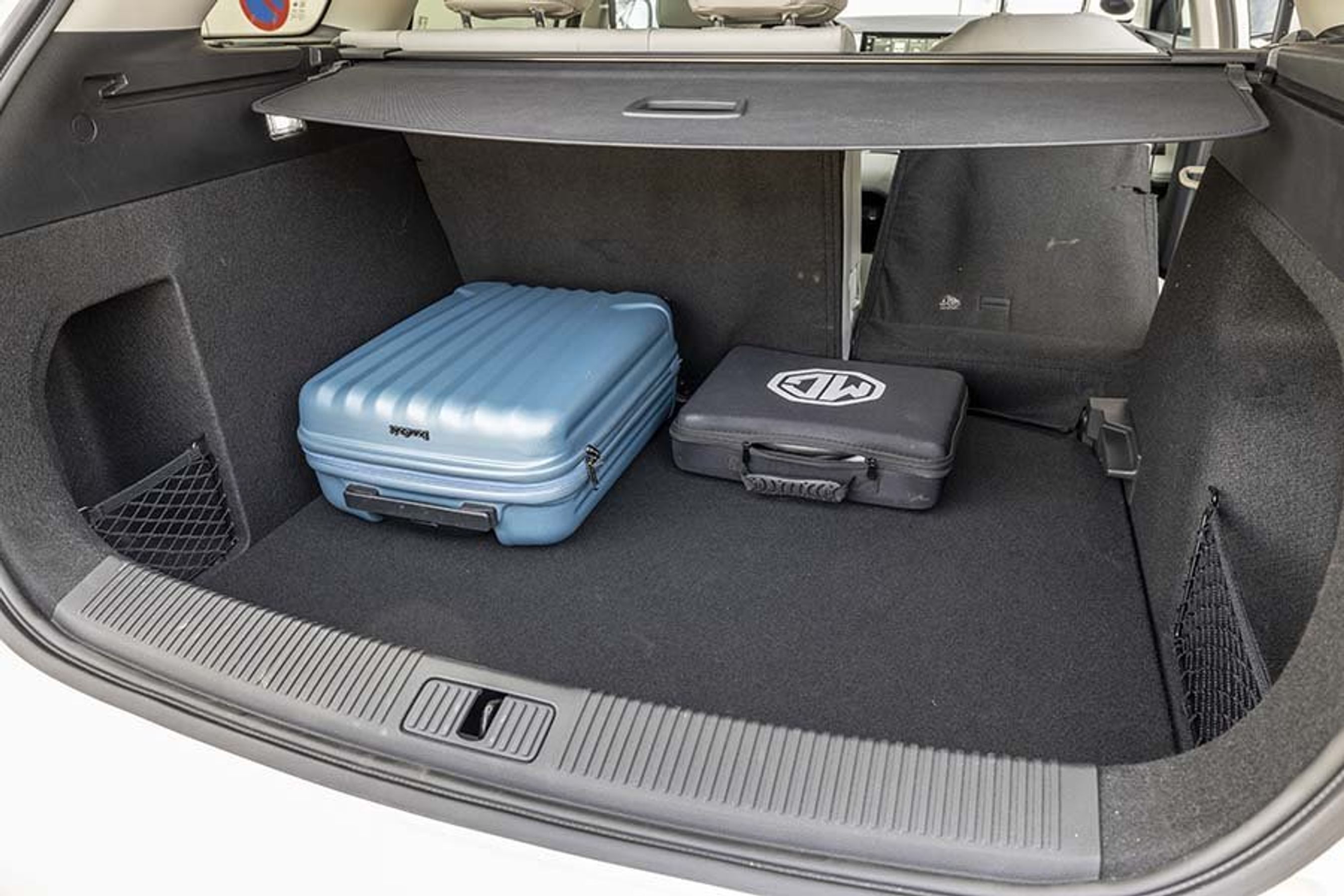 Bagagerummet rummer 479 liter og er meget regulært i formen.