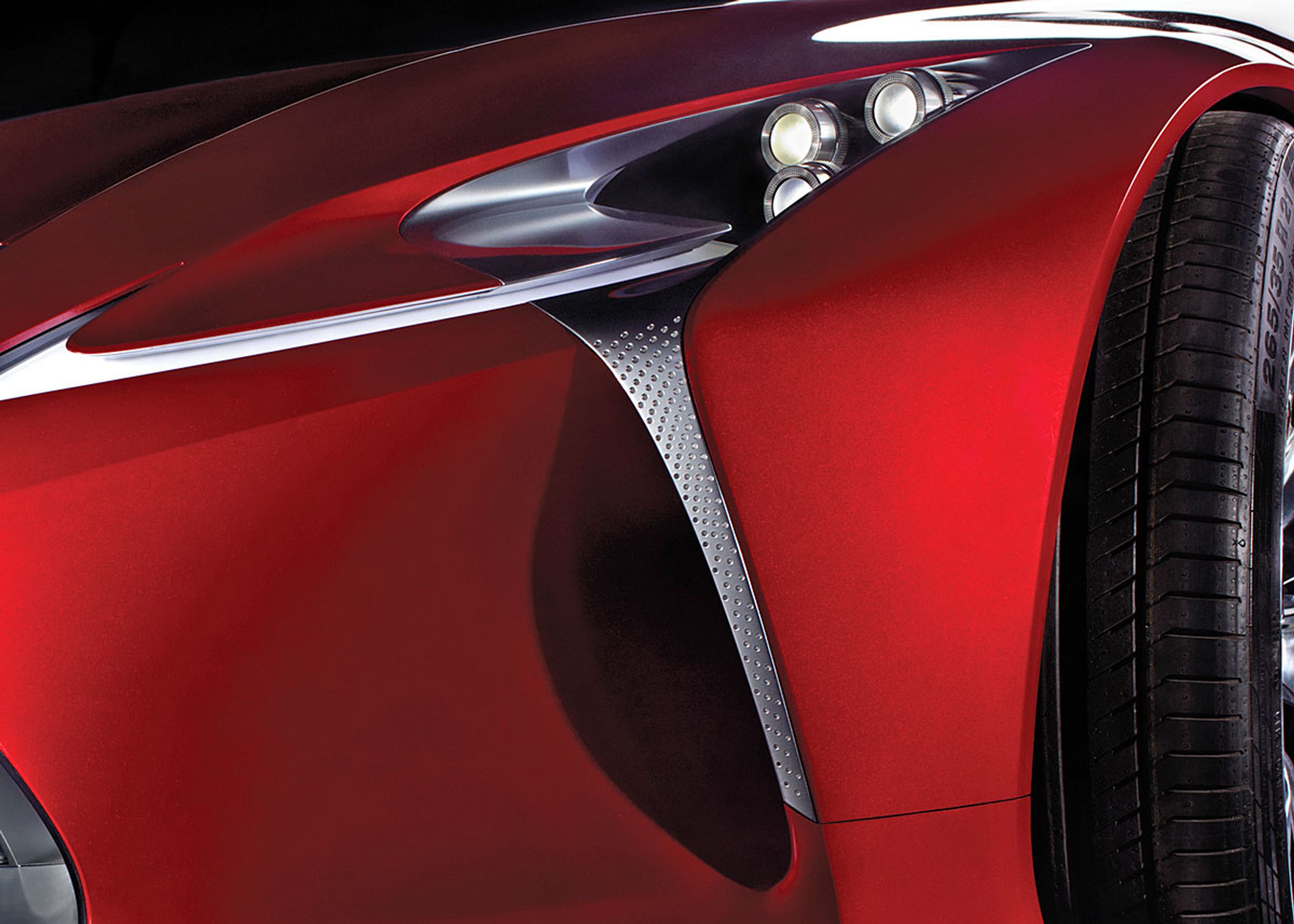 Lexus LF-LC er indtil videre et designstudie. Men hvis den vitterlig er baseret på Toyota GT 86, vil det være enkelt at sætte den i produktion.