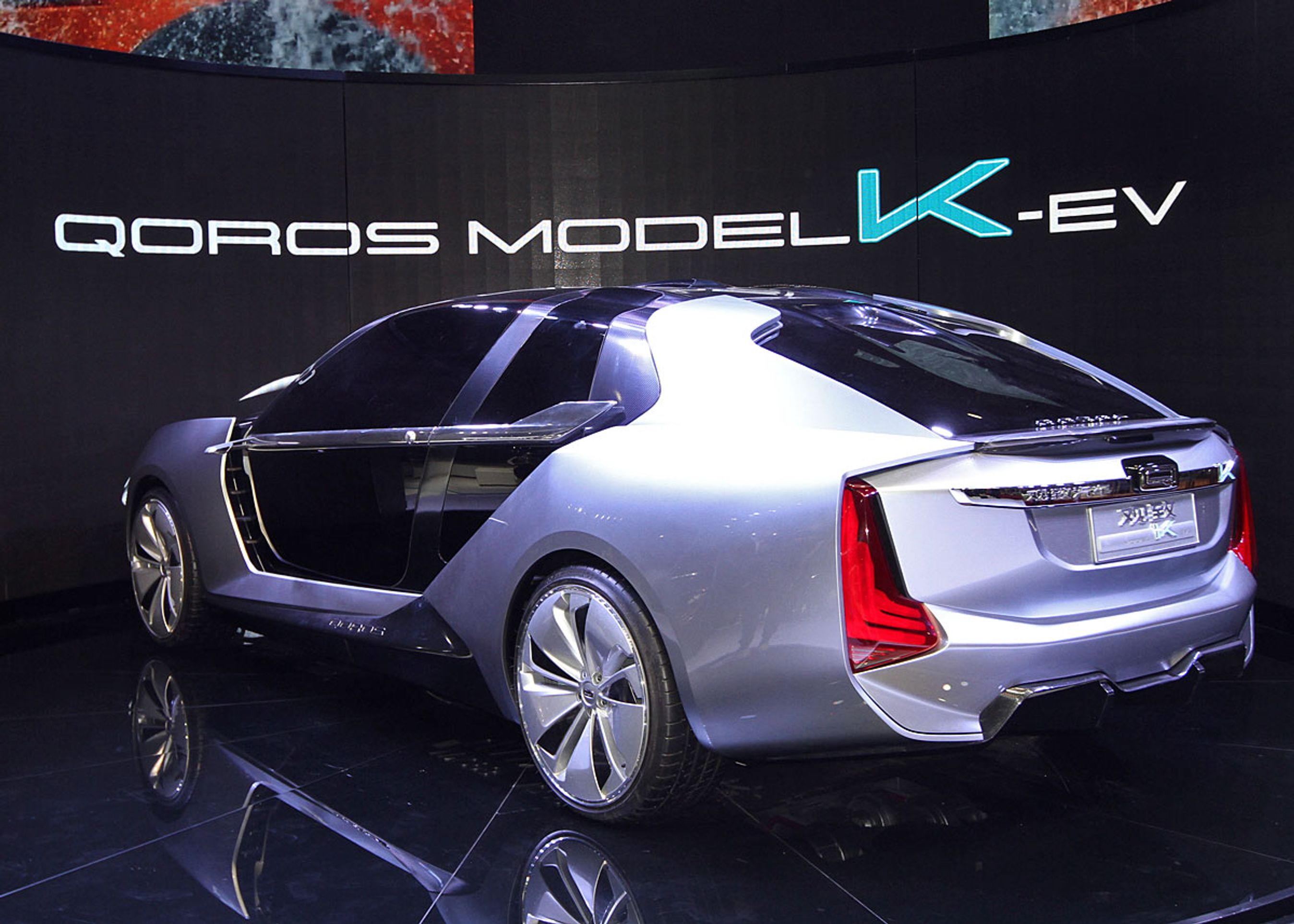Qoros K-EV er en stor eldrevet bil, men udelukkende en showbil. Qoros skulle dog have planer om en almindelig elbil inden længe. Fotos: Torben Arent
