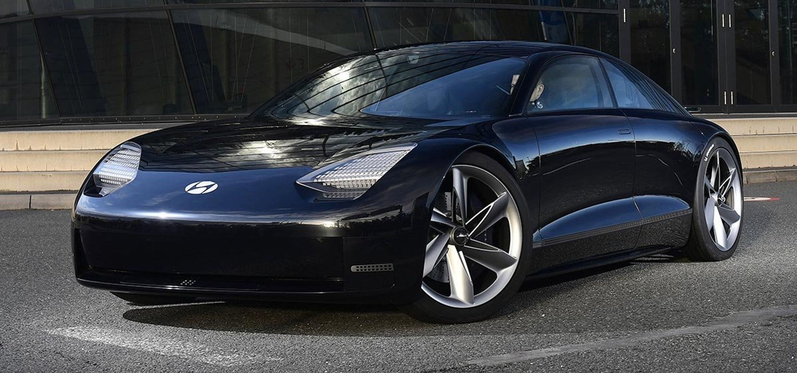 Hyundai Ioniq 6 kommer i begyndelsen af 2023. Her ses den i skikkelse af konceptbilen Prophecy.